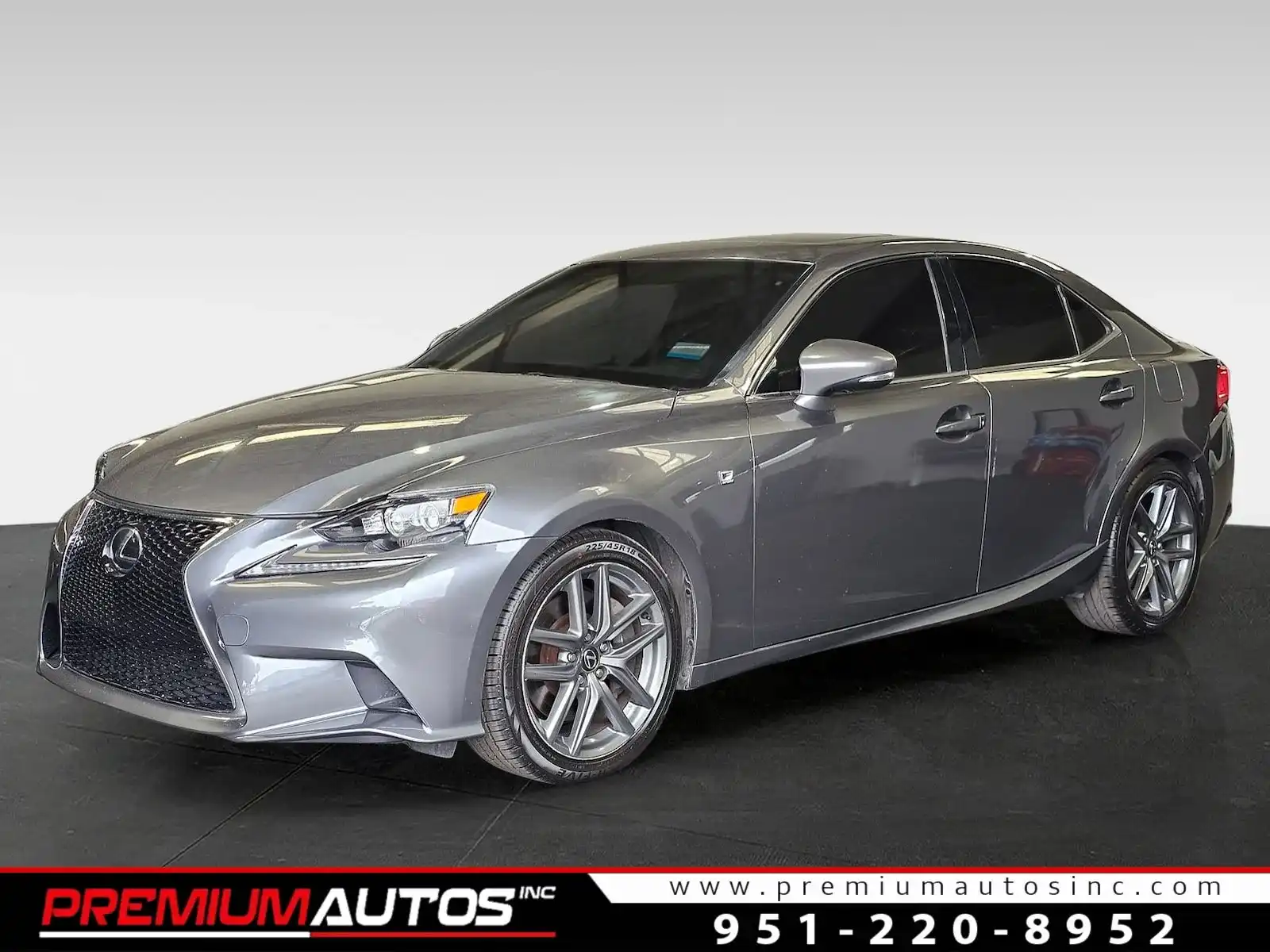 2016 Lexus IS 350 200t's photo