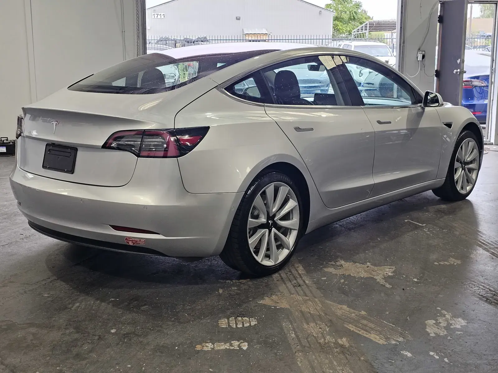 2018 Tesla Model 3 Long Range photo 4