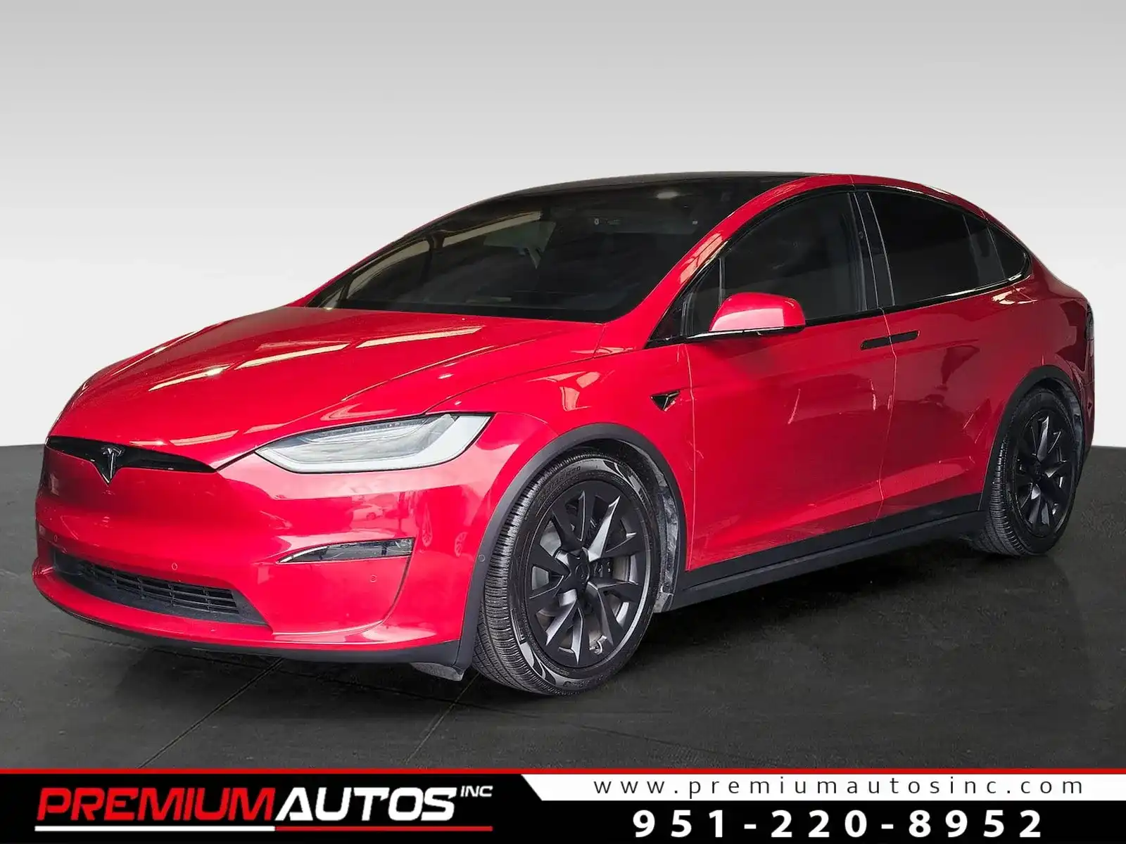 2022 Tesla Model X Plaid's photo
