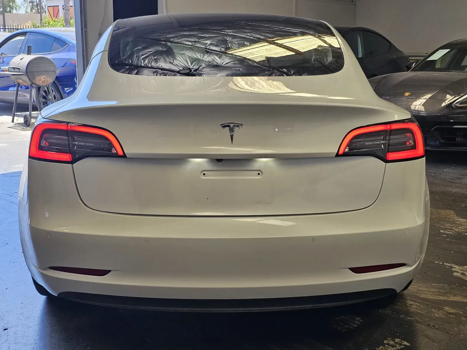 2021 Tesla Model 3 Standard Range Plus photo 3