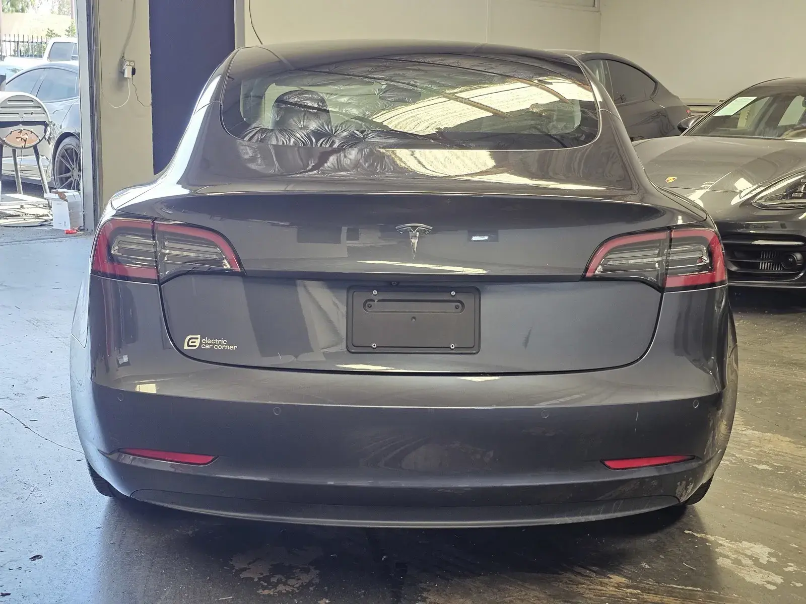 2021 Tesla Model 3 Standard Range Plus photo 3