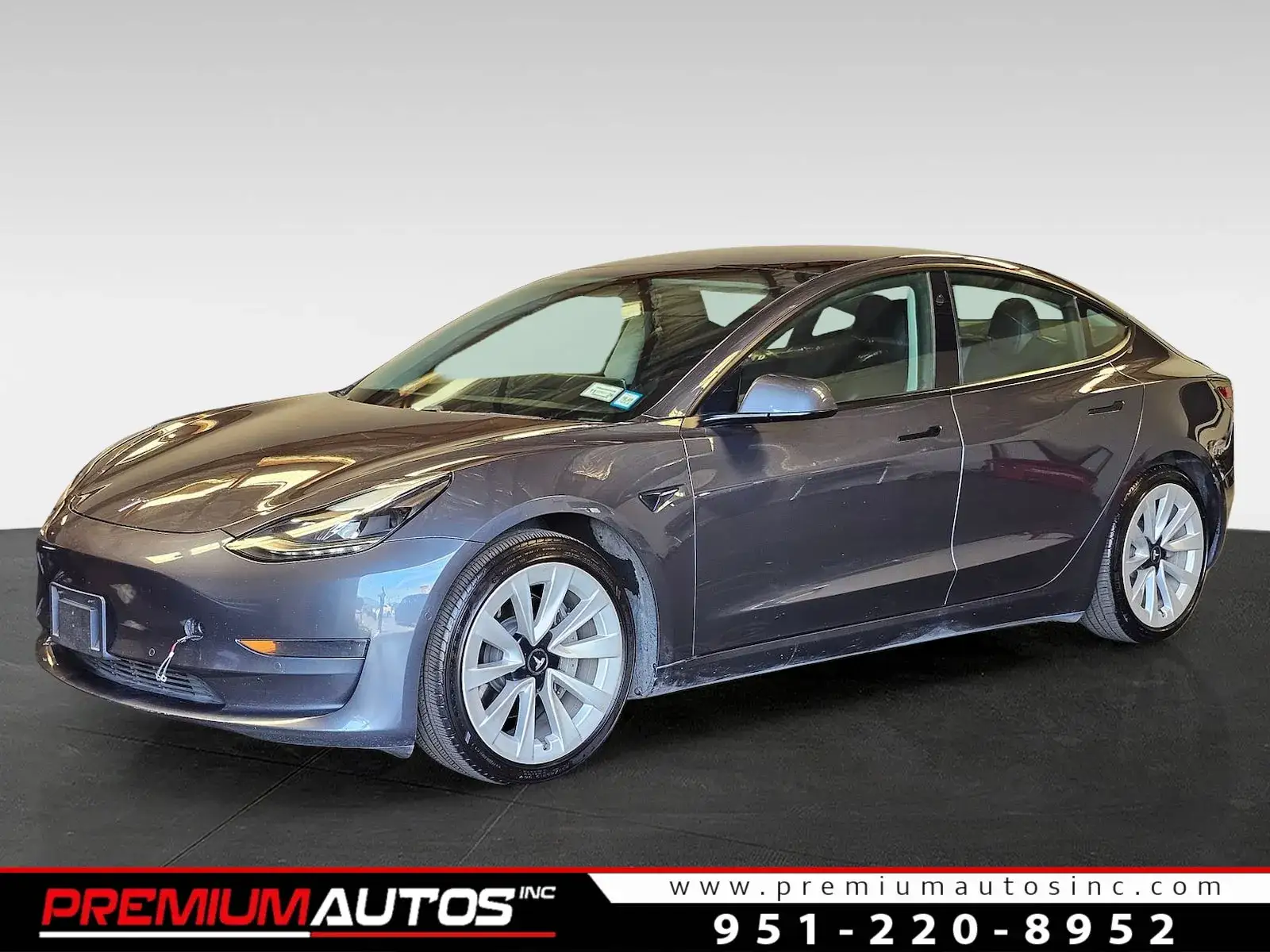 2021 Tesla Model 3 Standard Range Plus photo 1