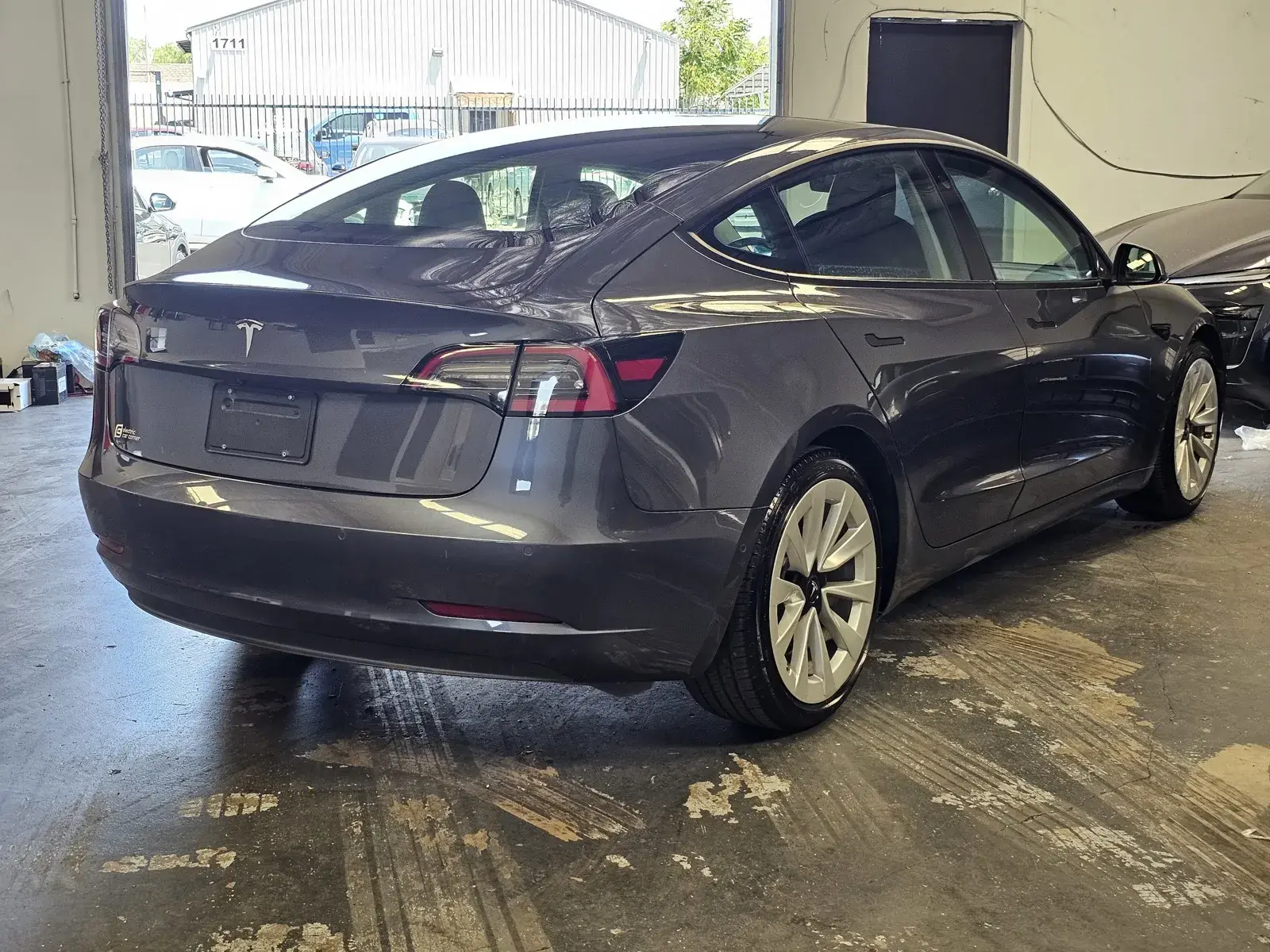 2021 Tesla Model 3 Standard Range Plus photo 4
