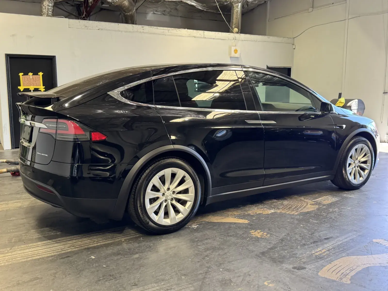 2021 Tesla Model X Long Range Plus photo 4