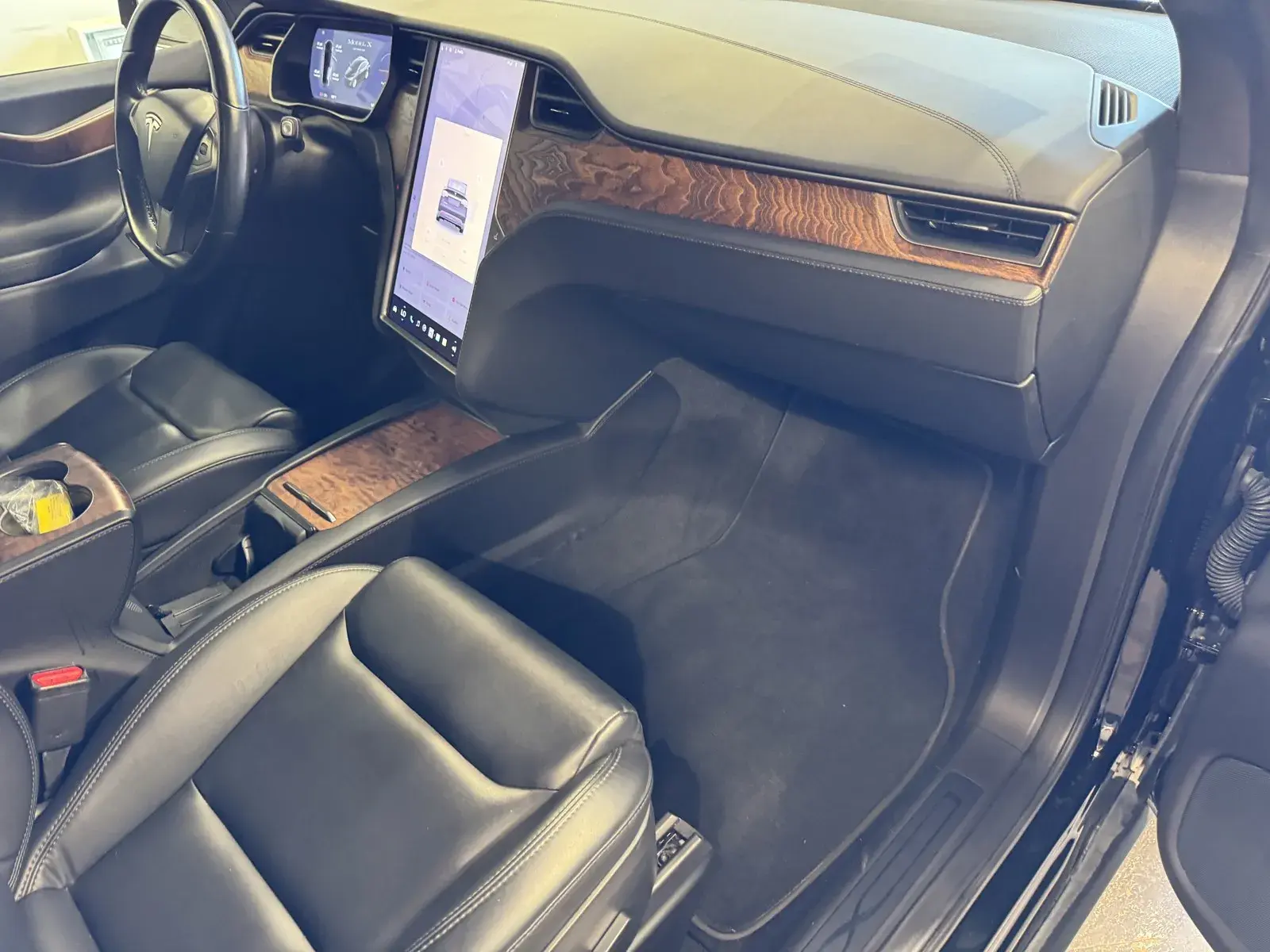 2021 Tesla Model X Long Range Plus photo 5