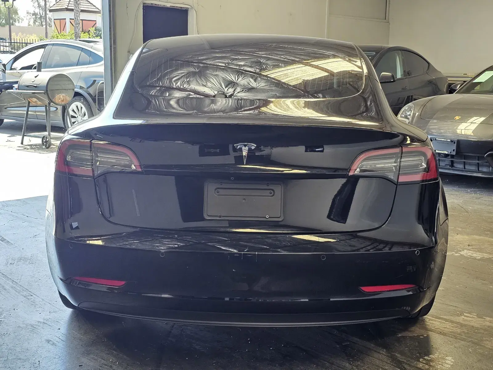 2020 Tesla Model 3 Standard Range Plus photo 3