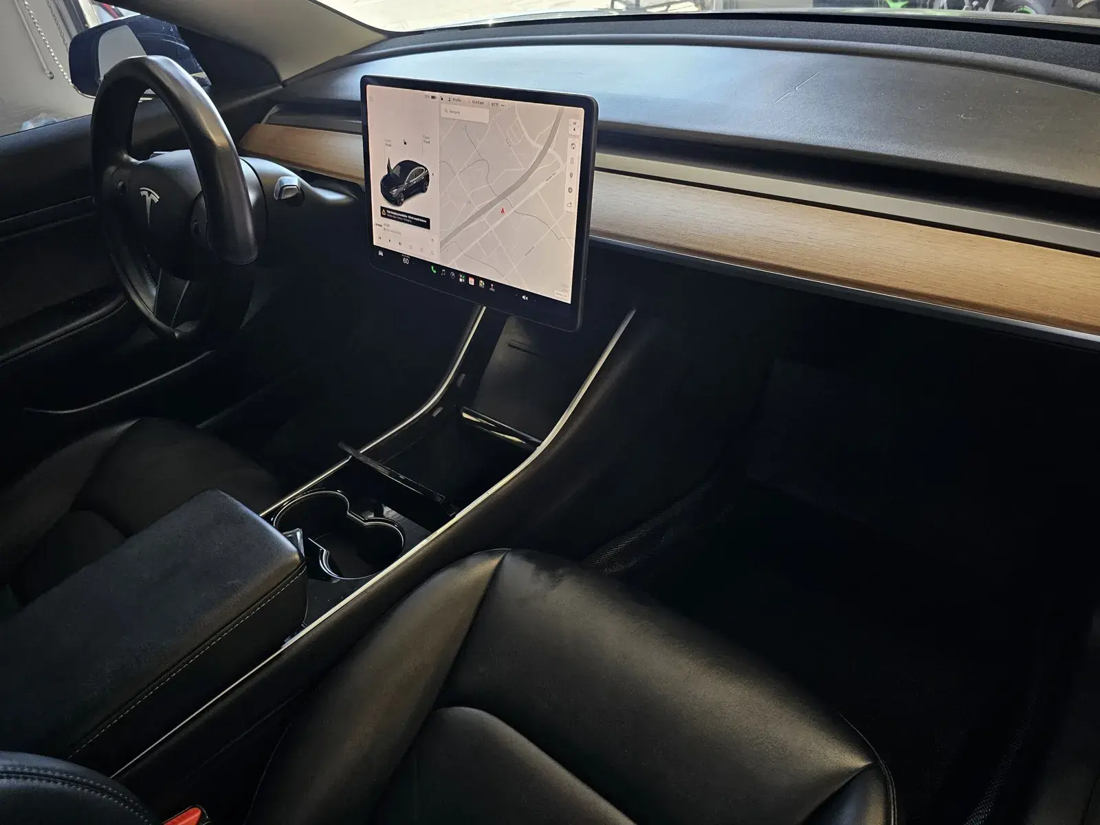 2020 Tesla Model 3 Standard Range Plus photo 5