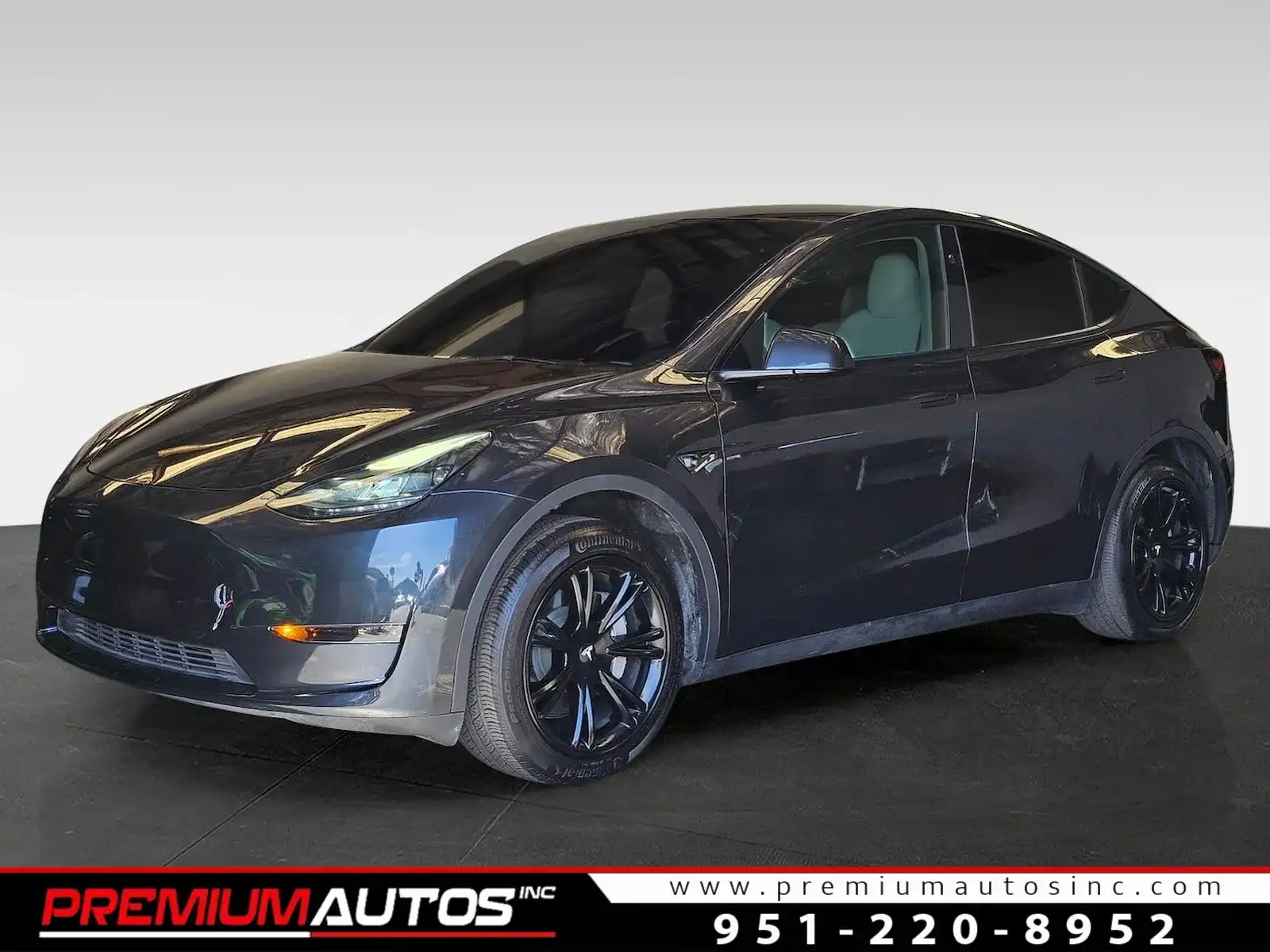 2025 Tesla Model Y Long Range Rear Wheel Drive's photo