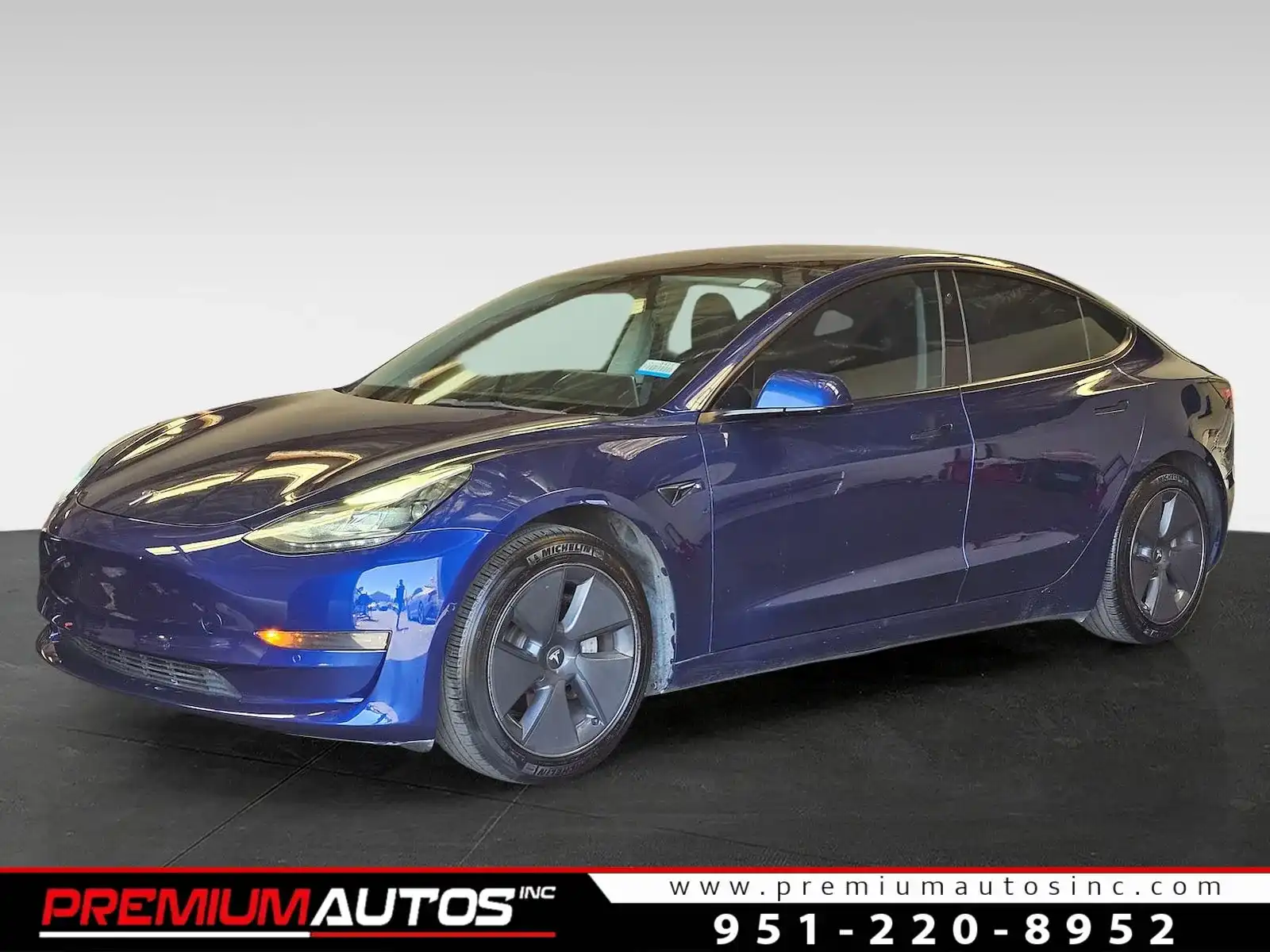 2022 Tesla Model 3 Standard Range Plus's photo