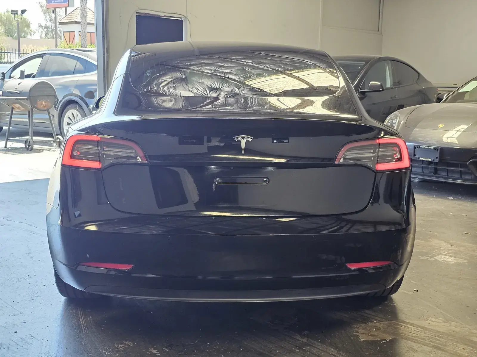 2019 Tesla Model 3 Standard Range Plus photo 3