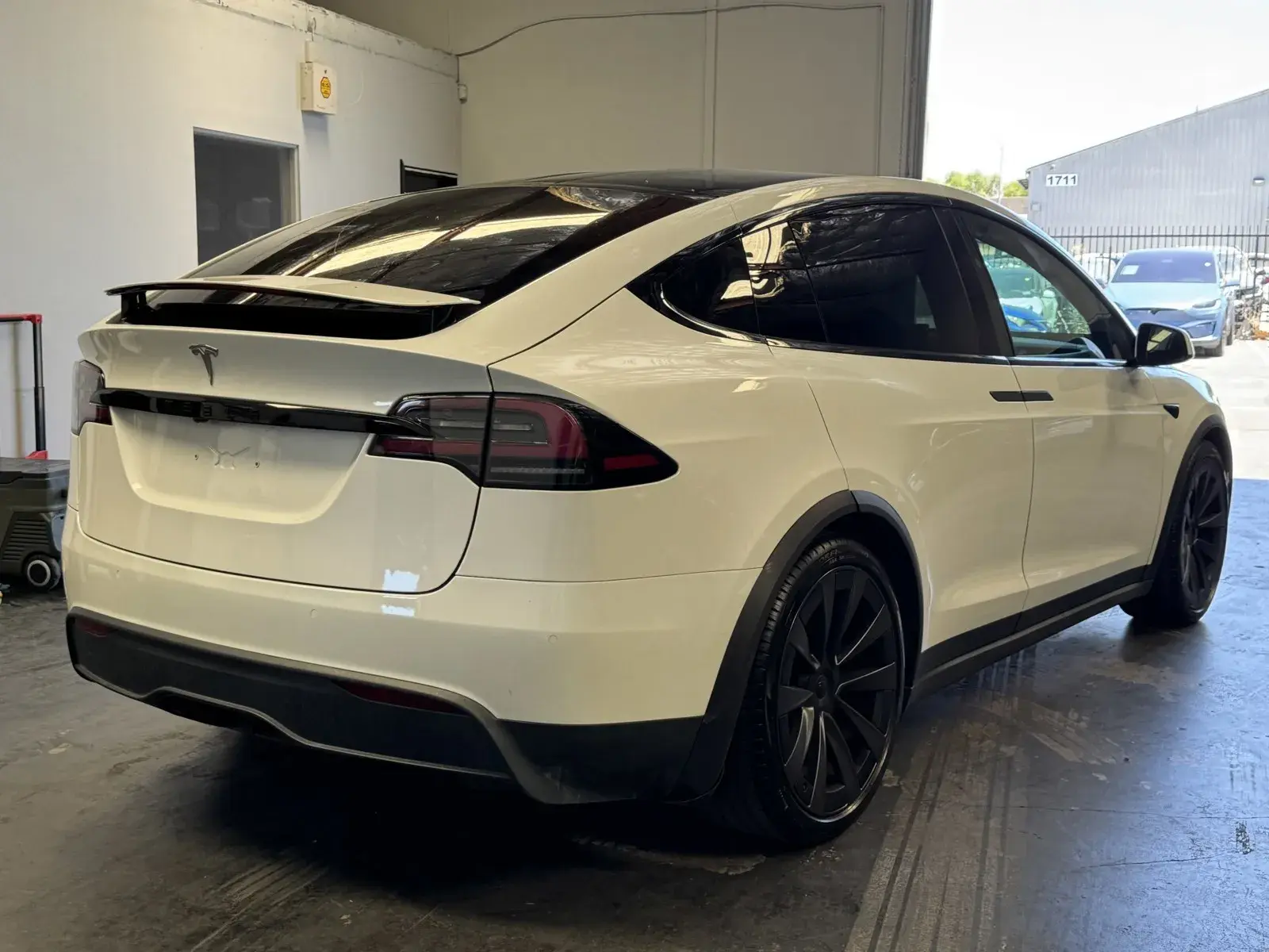 2023 Tesla Model X Long Range photo 4