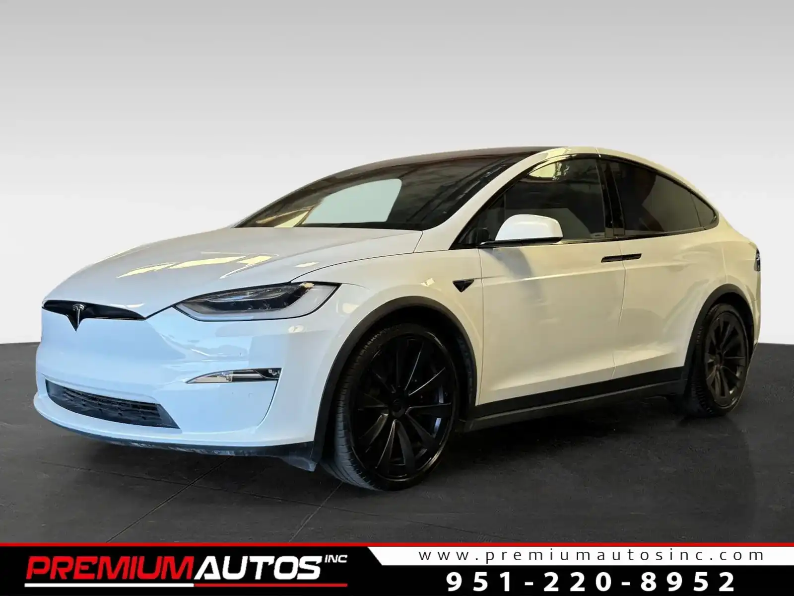 2023 Tesla Model X Long Range's photo