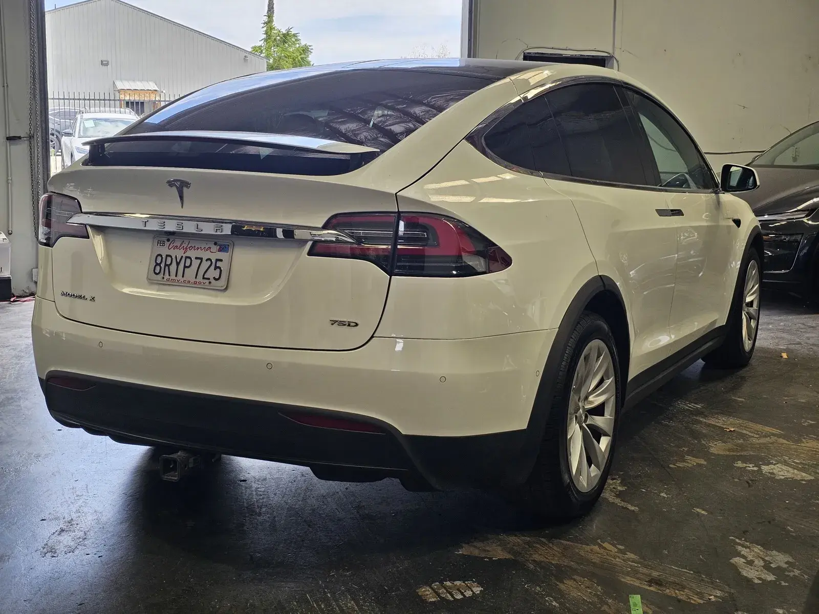 2017 Tesla Model X 75D photo 4