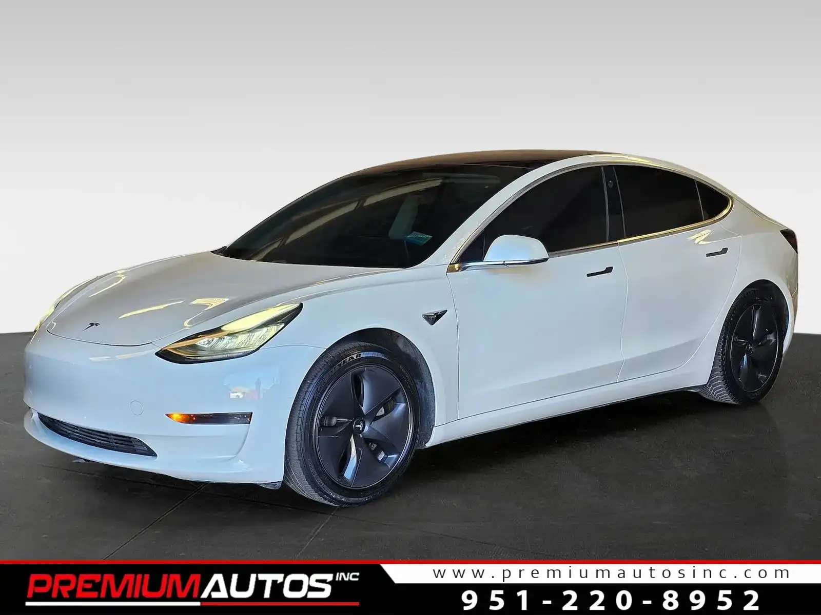 2020 Tesla Model 3 Standard Range Plus's photo