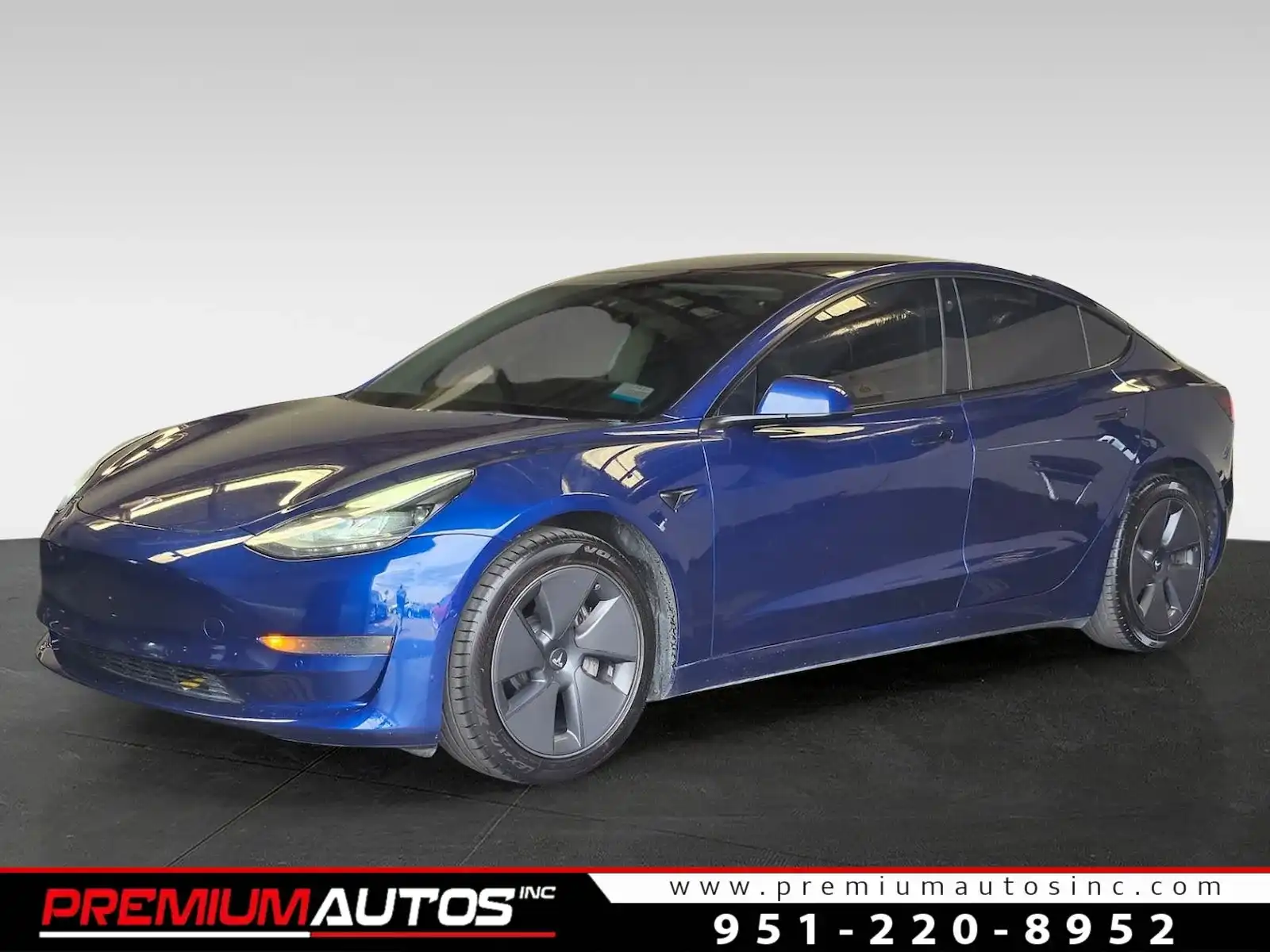 2022 Tesla Model 3 Standard Range Plus's photo