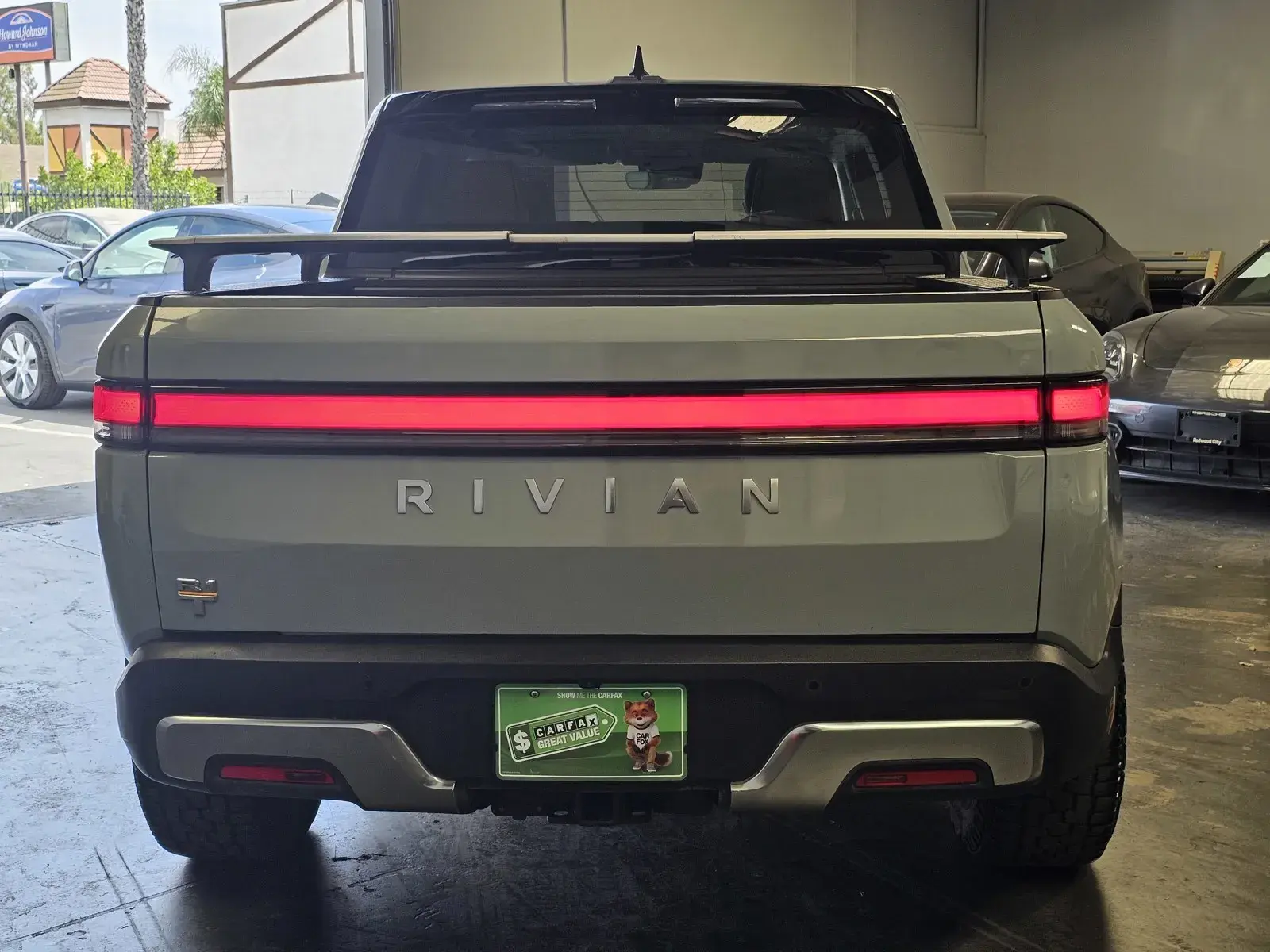 2022 Rivian R1T Launch Edition photo 3