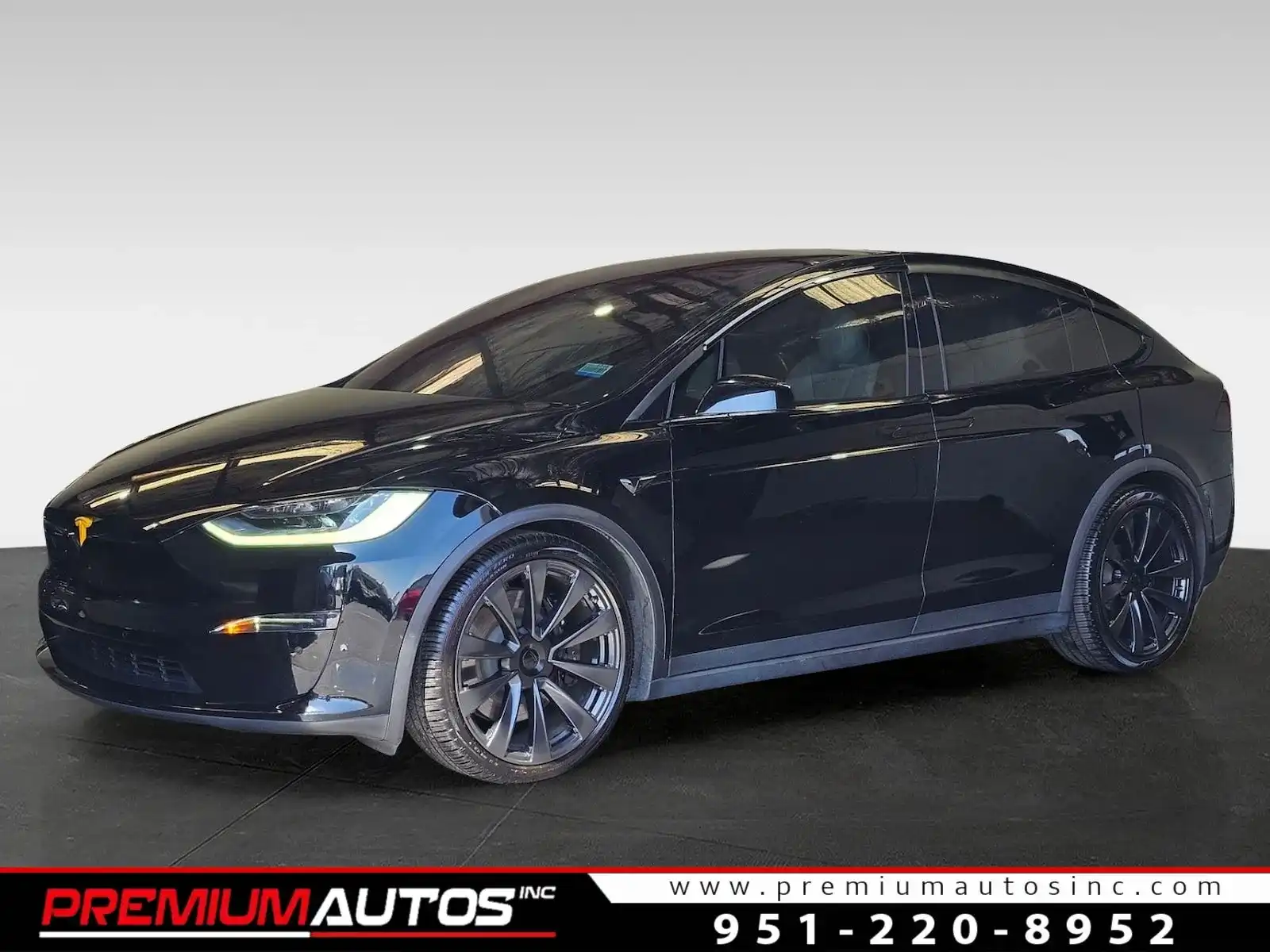 2022 Tesla Model X Plaid's photo