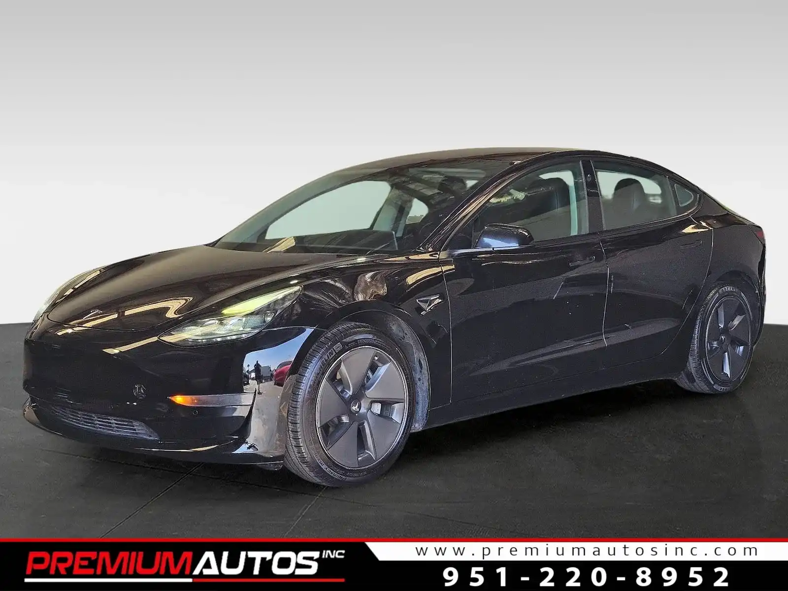 2021 Tesla Model 3 Standard Range Plus's photo