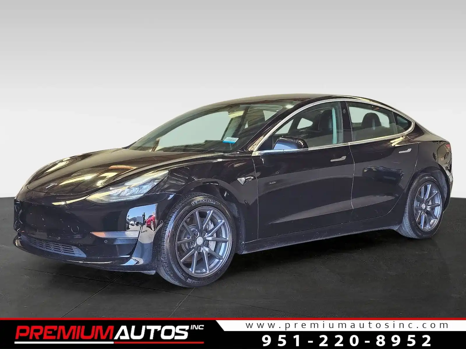 2019 Tesla Model 3 Standard Range Plus's photo