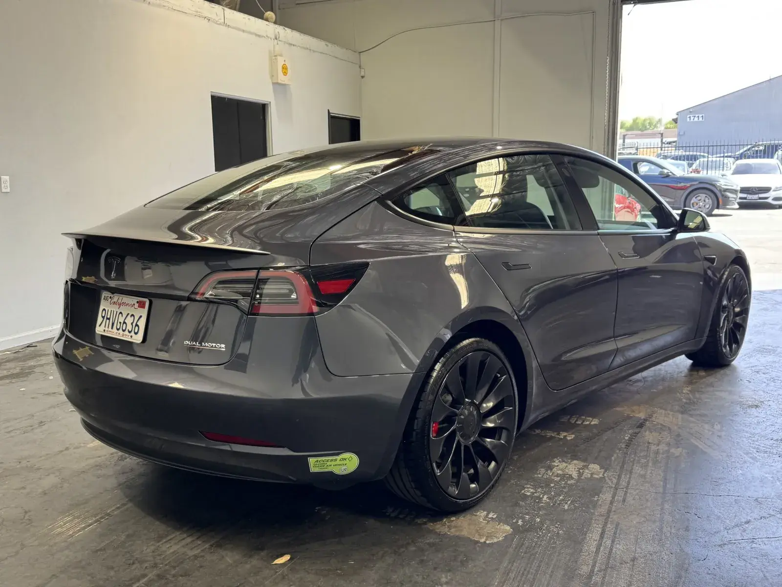 2023 Tesla Model 3 Performance photo 4