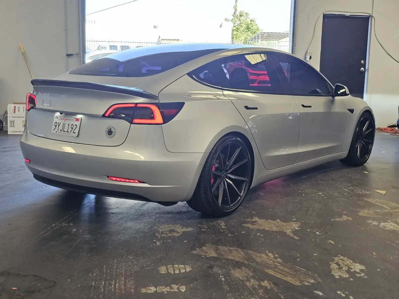 2018 Tesla Model 3 Long Range photo 4