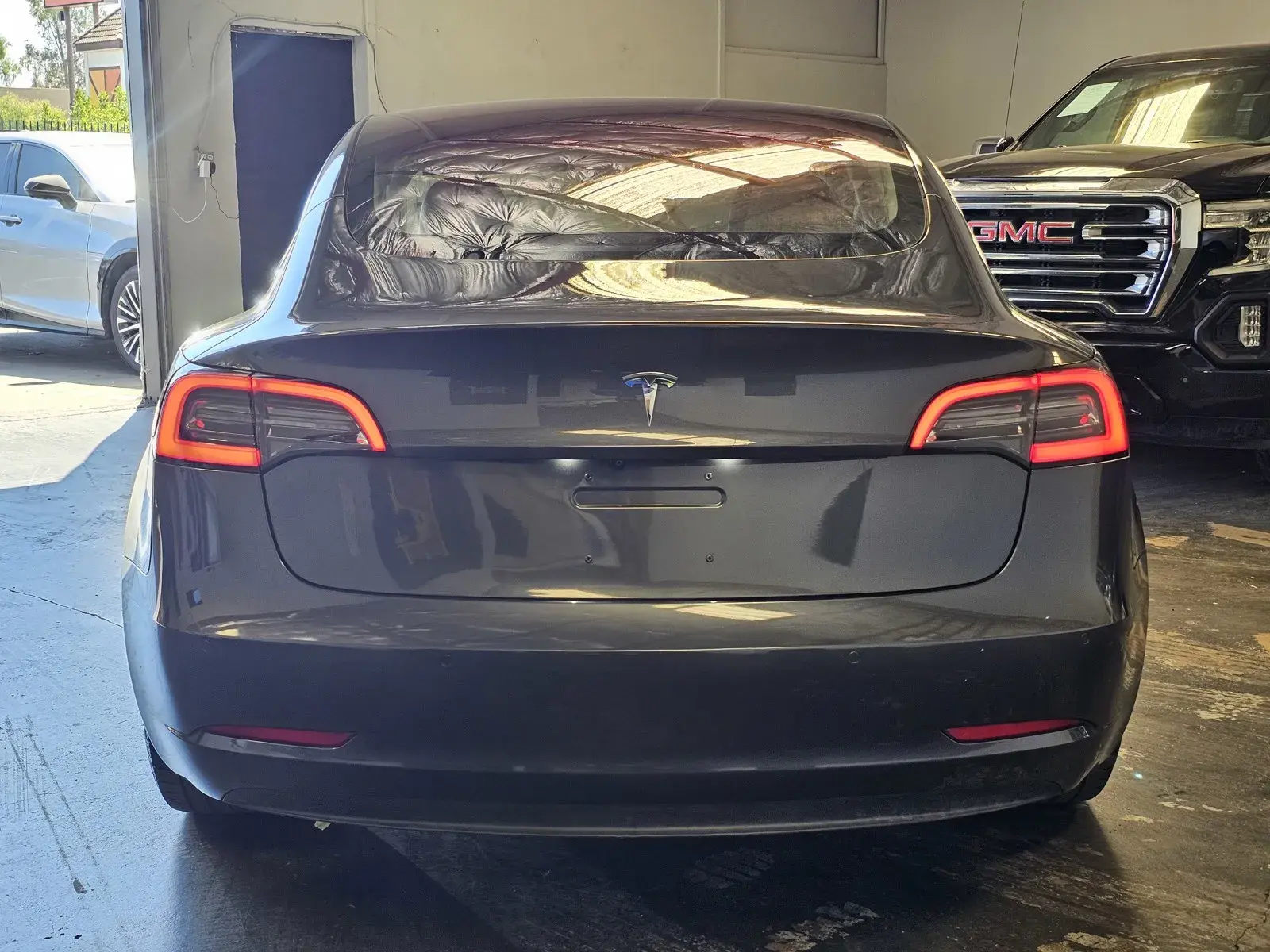 2018 Tesla Model 3 Base photo 3