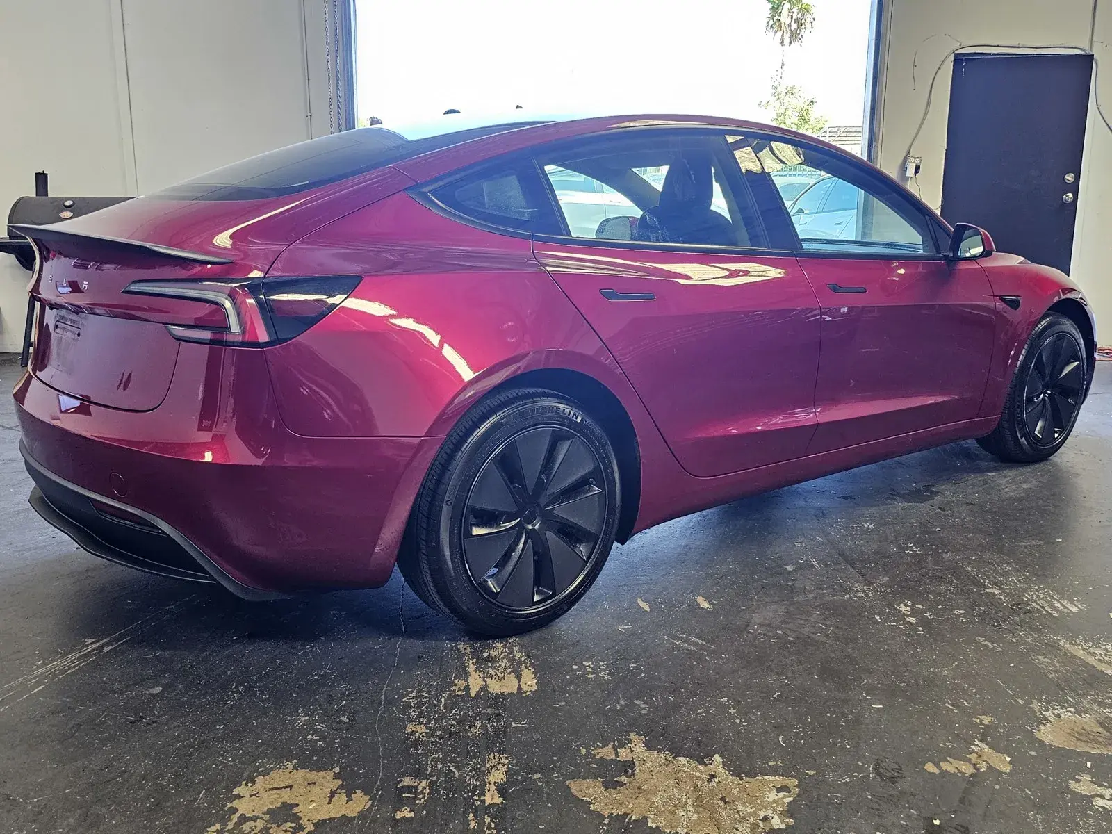2025 Tesla Model 3 Long Range photo 4