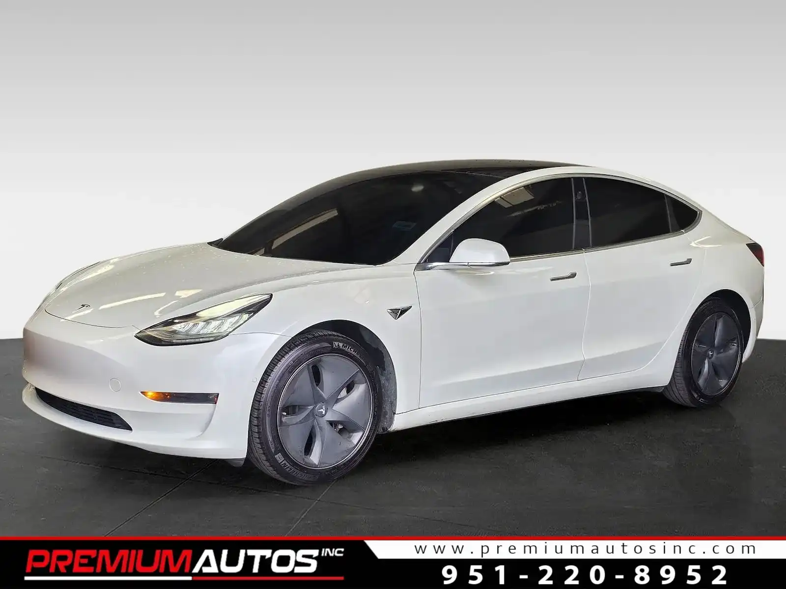 2020 Tesla Model 3 Standard Range Plus's photo