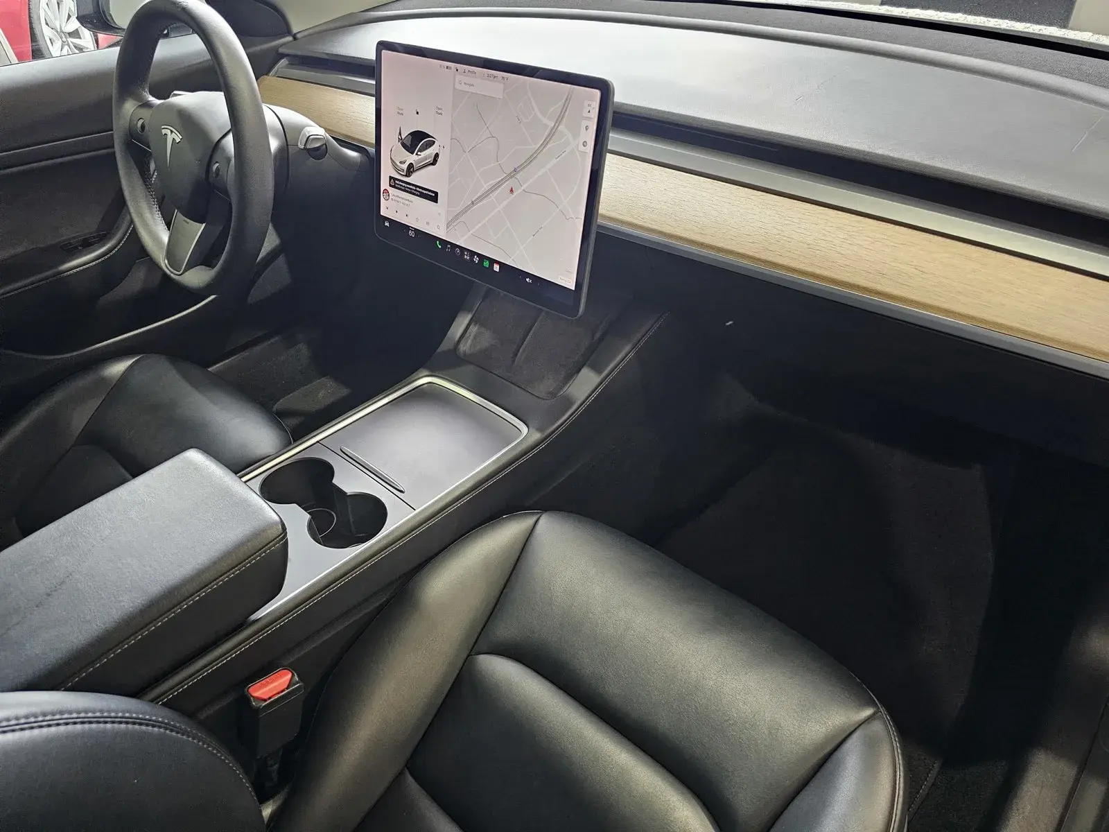 2021 Tesla Model 3 Standard Range Plus photo 5