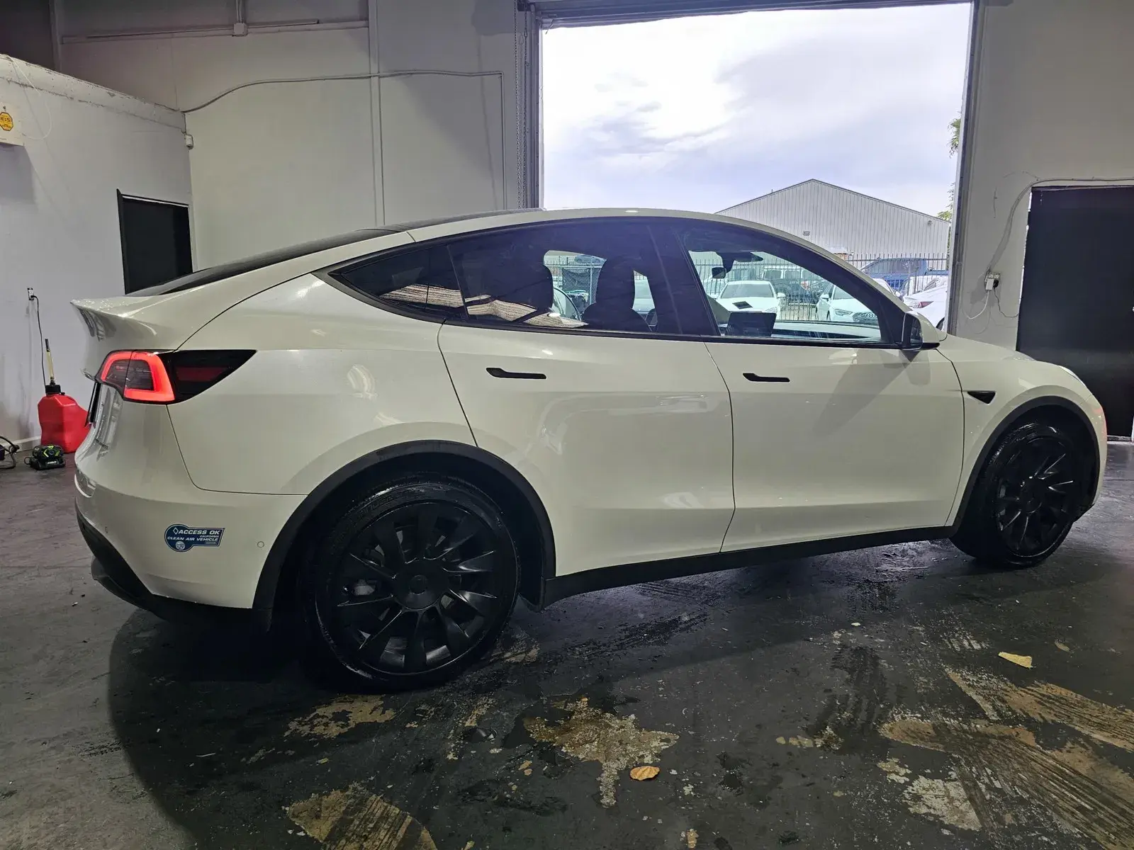 2021 Tesla Model Y Long Range Dual Motor AWD photo 4