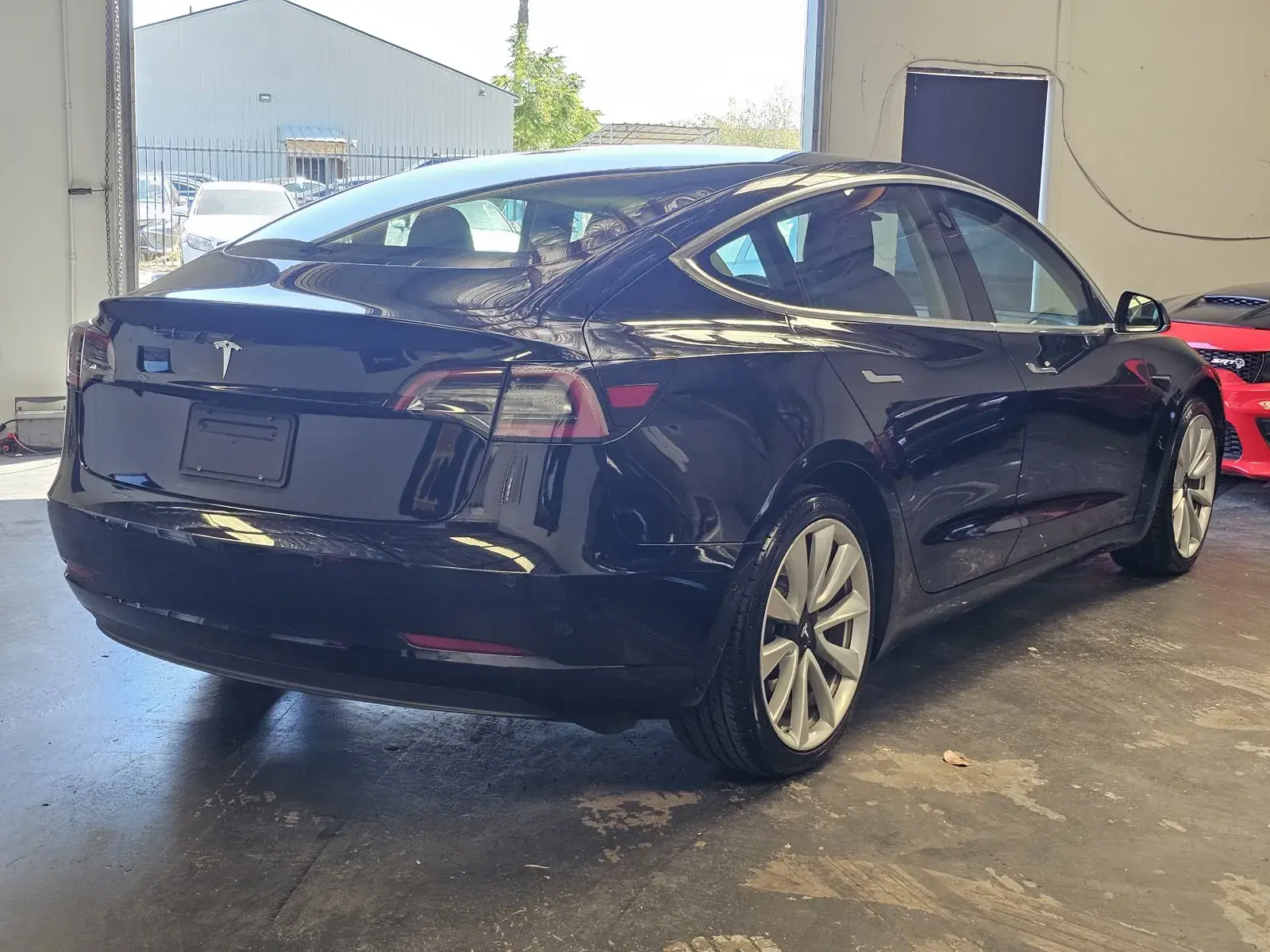 2018 Tesla Model 3 Long Range photo 4