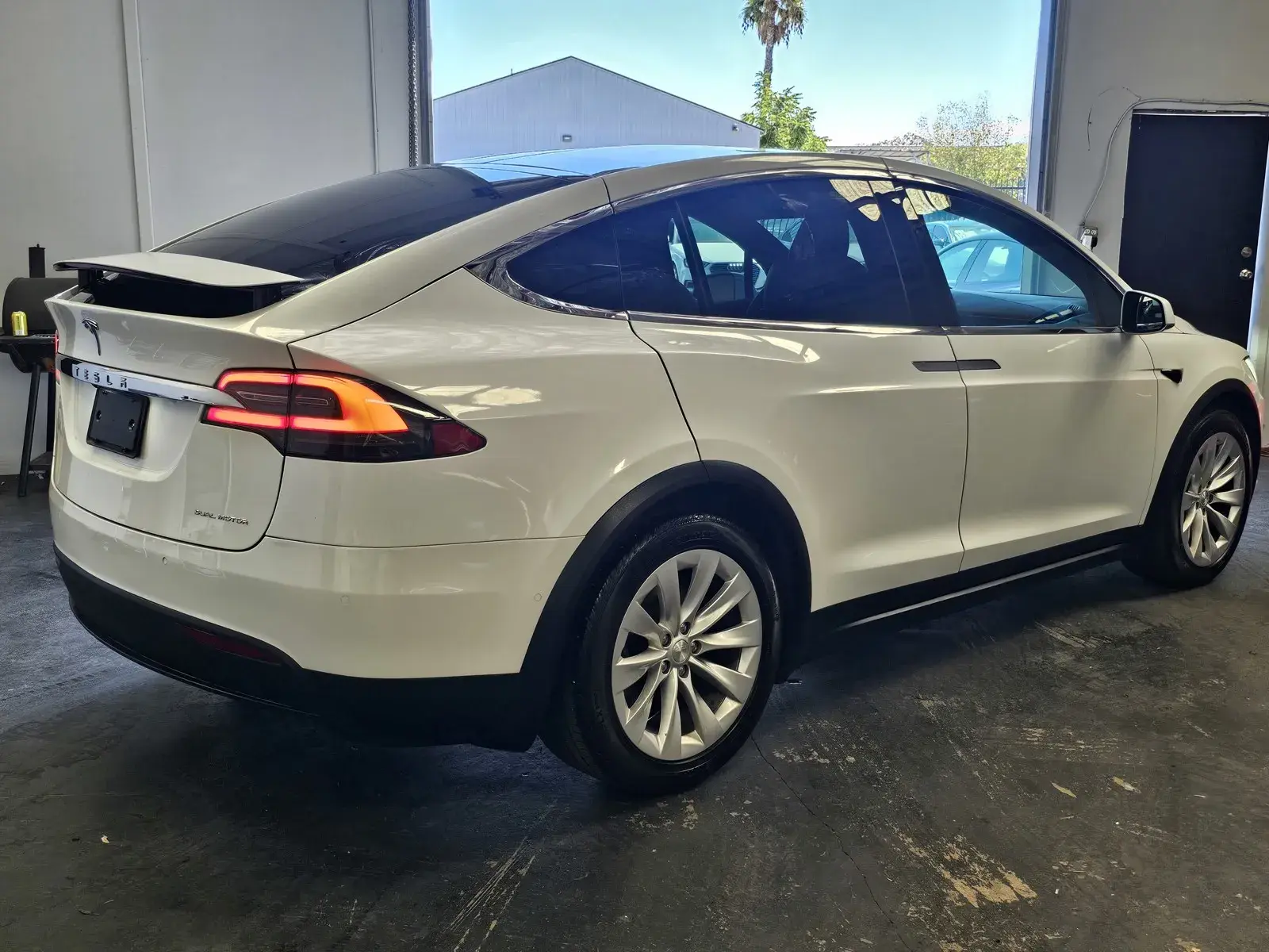 2021 Tesla Model X Long Range Plus photo 4