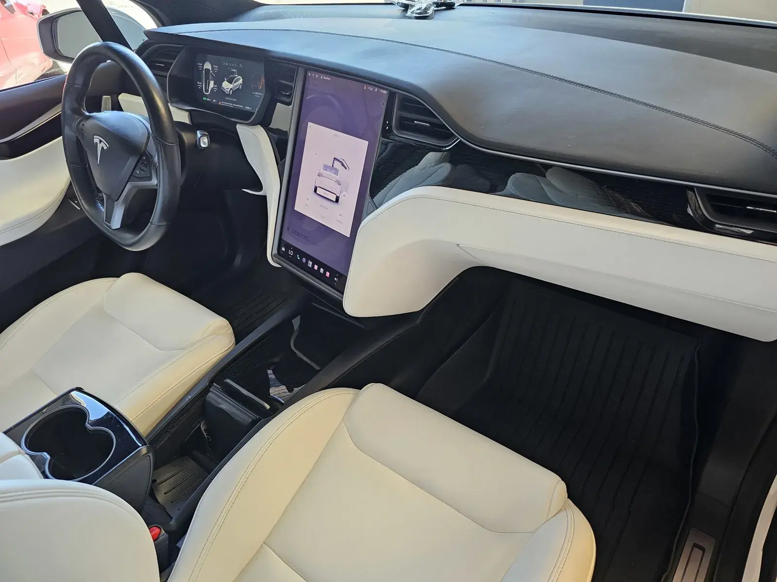 2021 Tesla Model X Long Range Plus photo 5