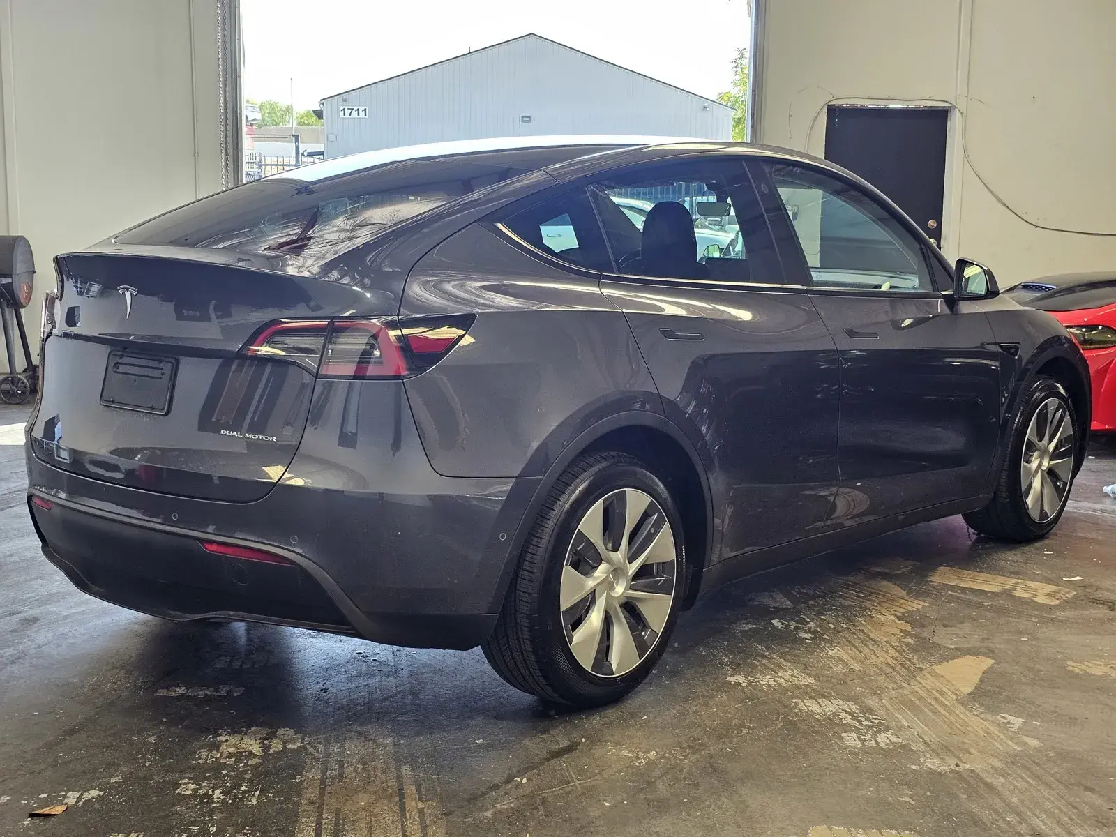 2022 Tesla Model Y Long Range Dual Motor AWD photo 4