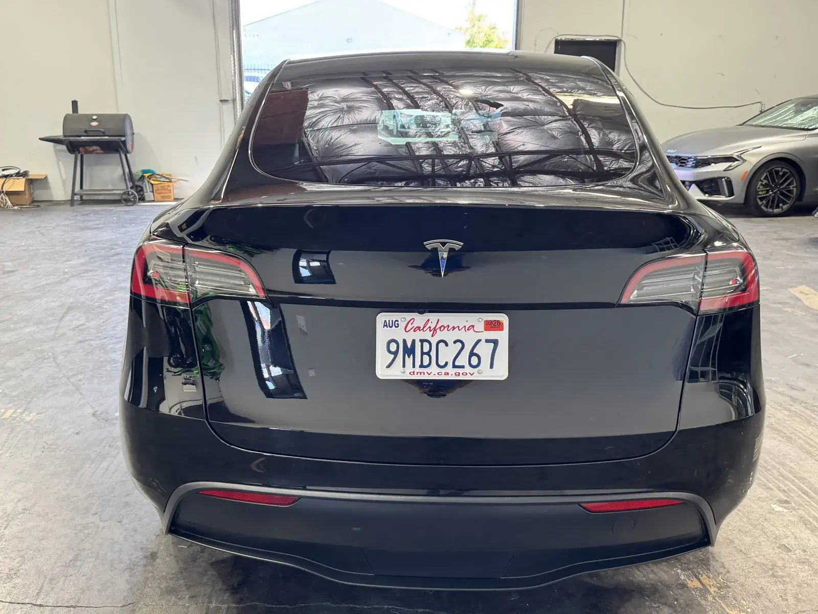 2024 Tesla Model Y Long Range RWD photo 3
