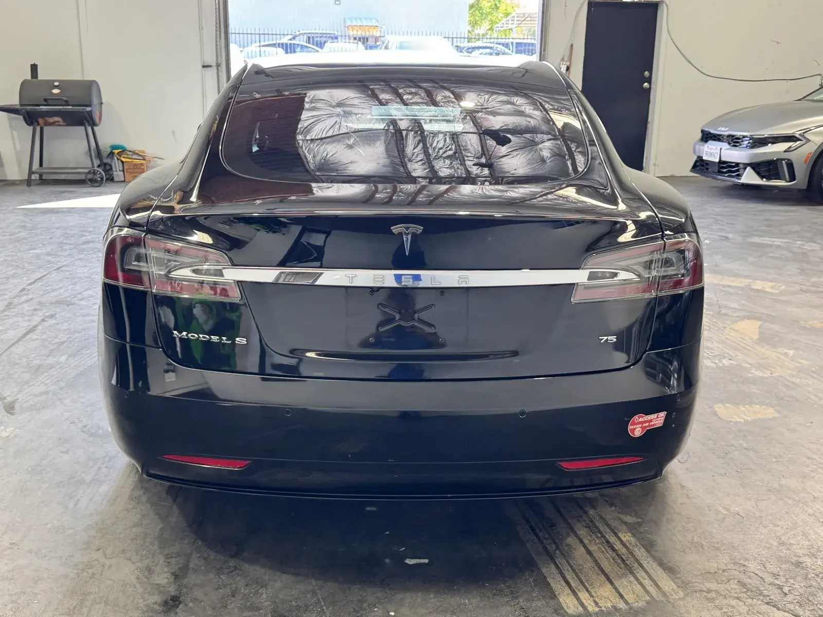 2017 Tesla Model S undefined photo 3