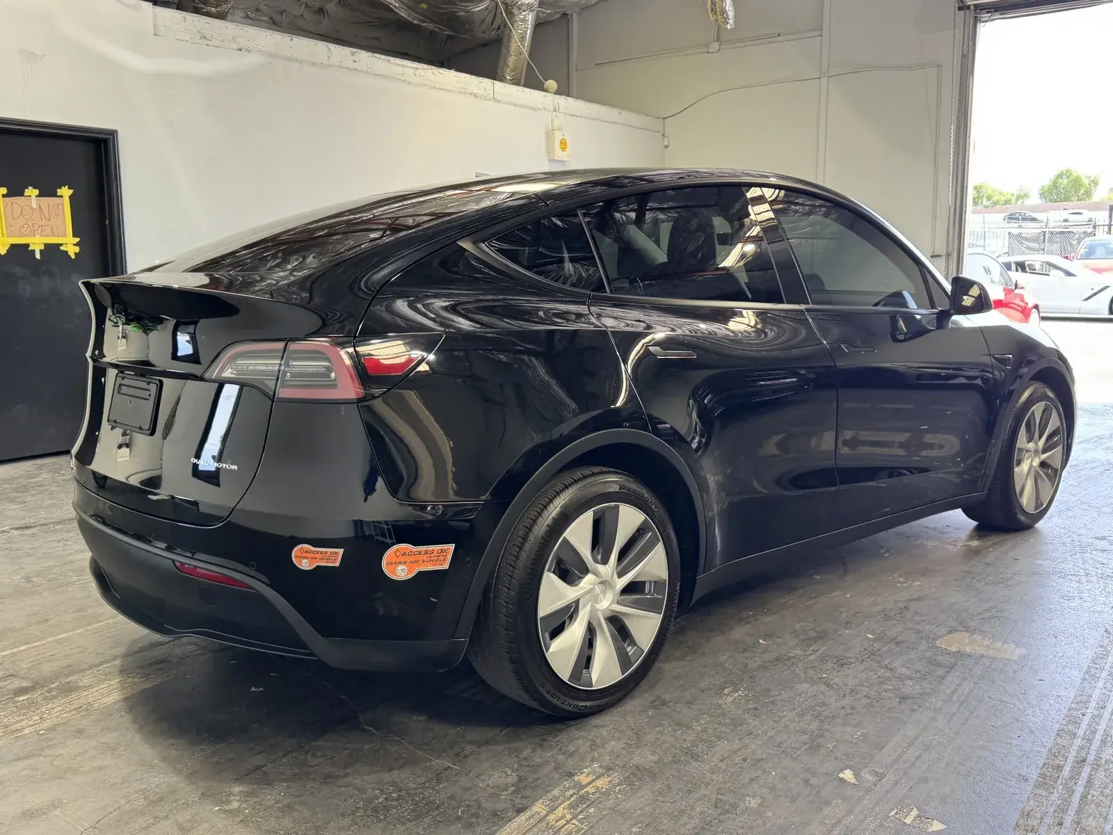 2020 Tesla Model Y Long Range Dual Motor AWD photo 4