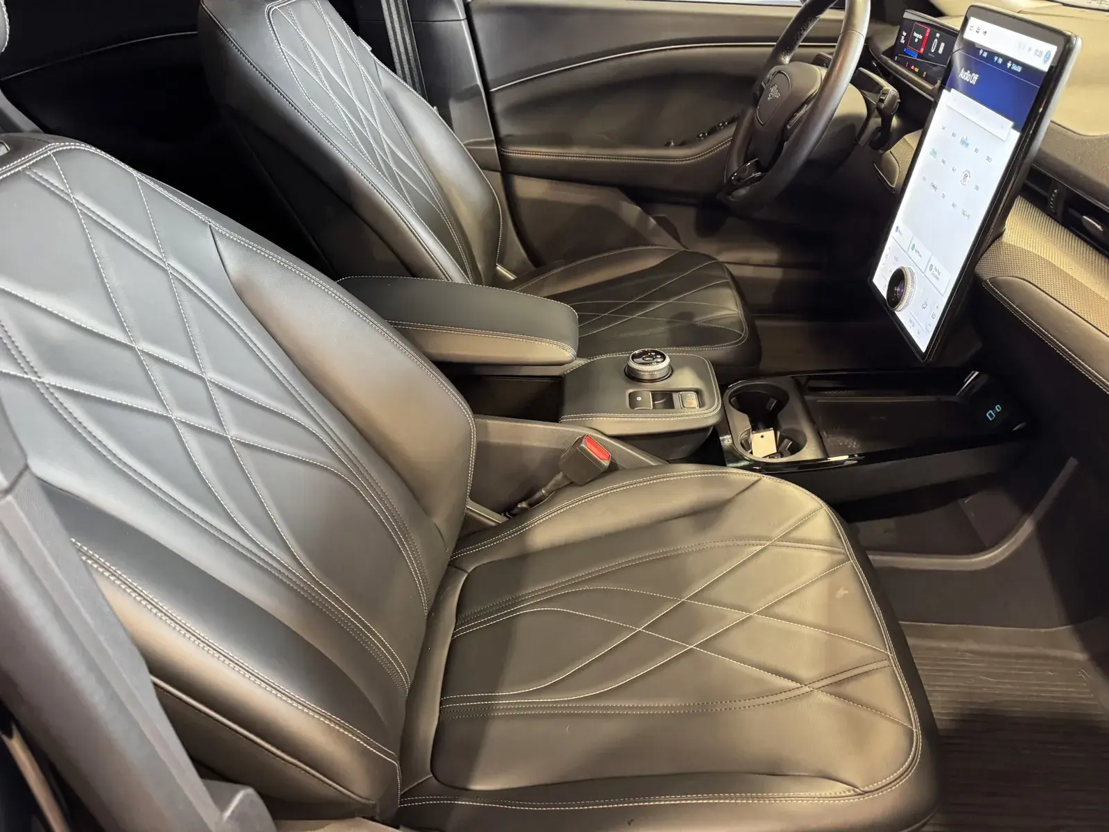 2023 Ford Mustang-Mach-e Select photo 5