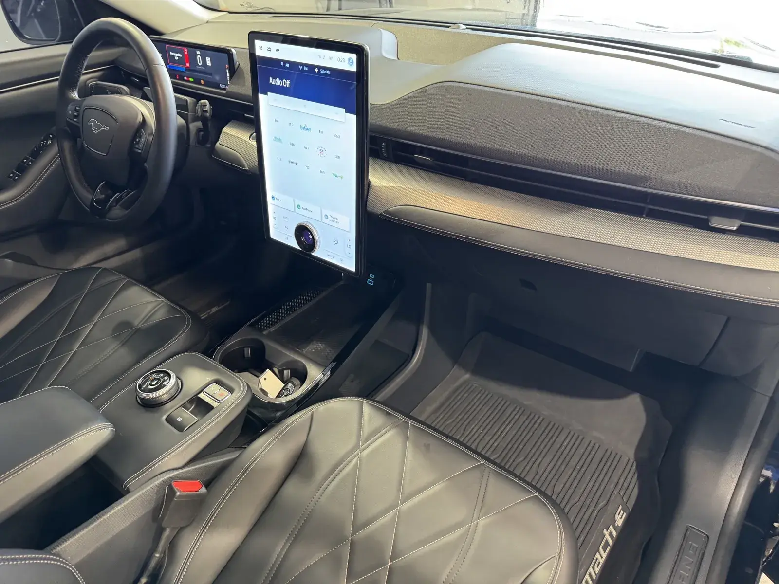 2023 Ford Mustang-Mach-e Select photo 4