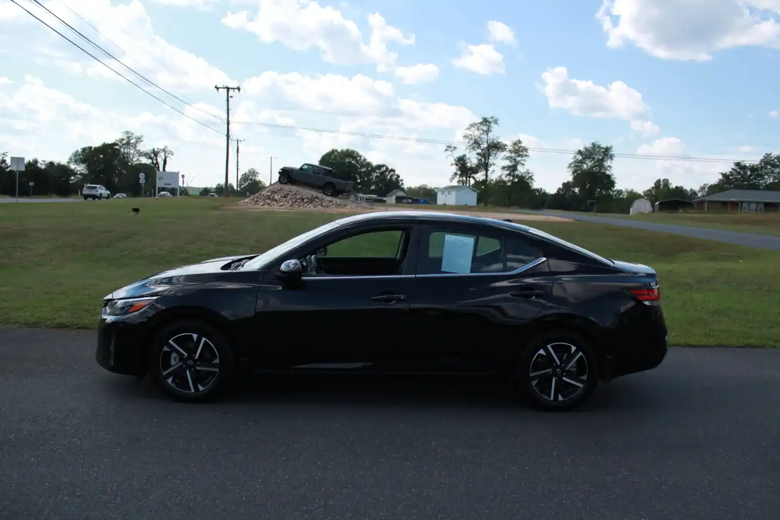 2025 Nissan Sentra SV CVT's photo