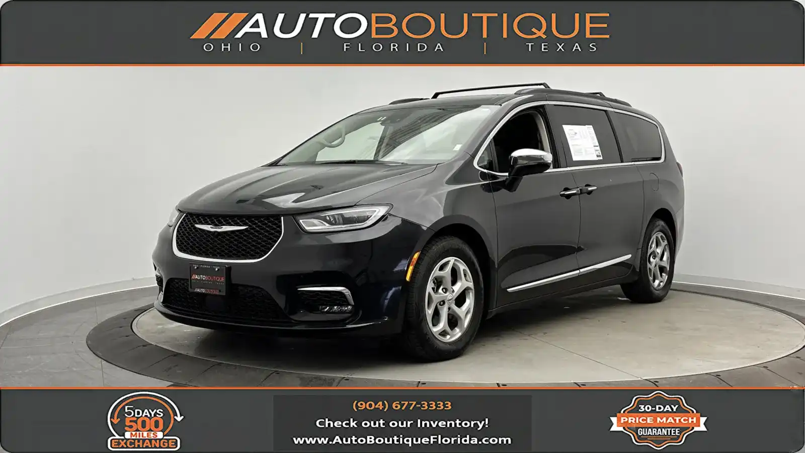 2023 Chrysler Pacifica Limited's photo