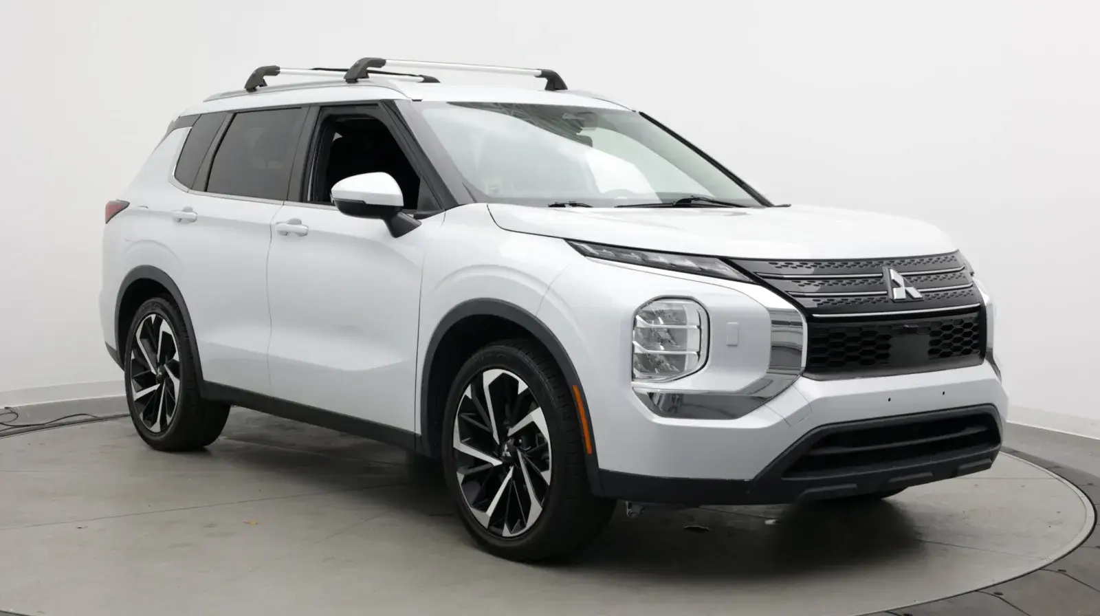 2022 Mitsubishi Outlander ES S-AWC photo 3