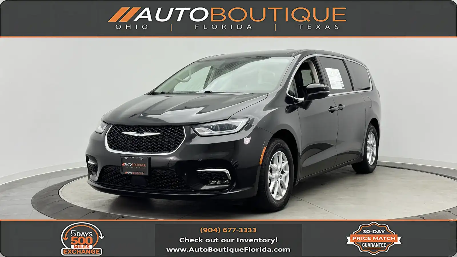 2023 Chrysler Pacifica Touring L's photo