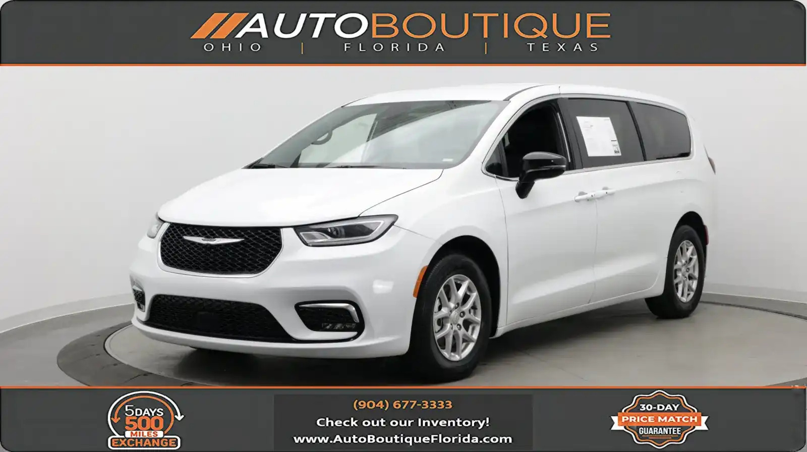 2026 Chrysler Pacifica Select's photo