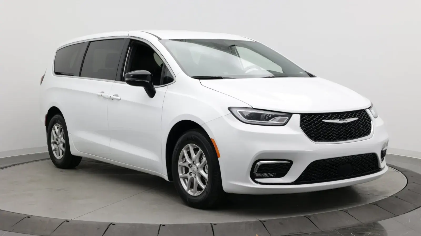 2026 Chrysler Pacifica Select photo 3