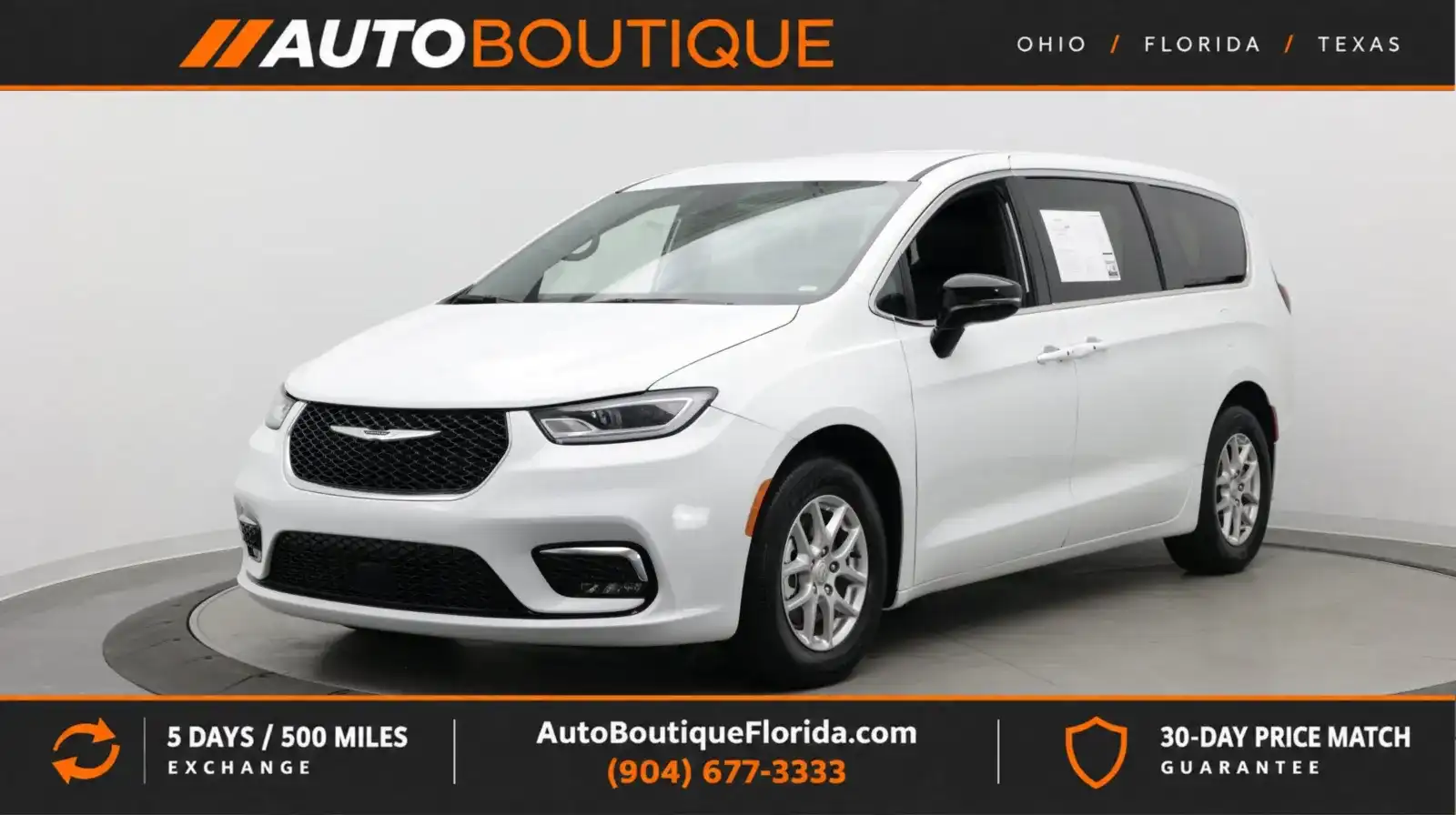 2026 Chrysler Pacifica Select's photo