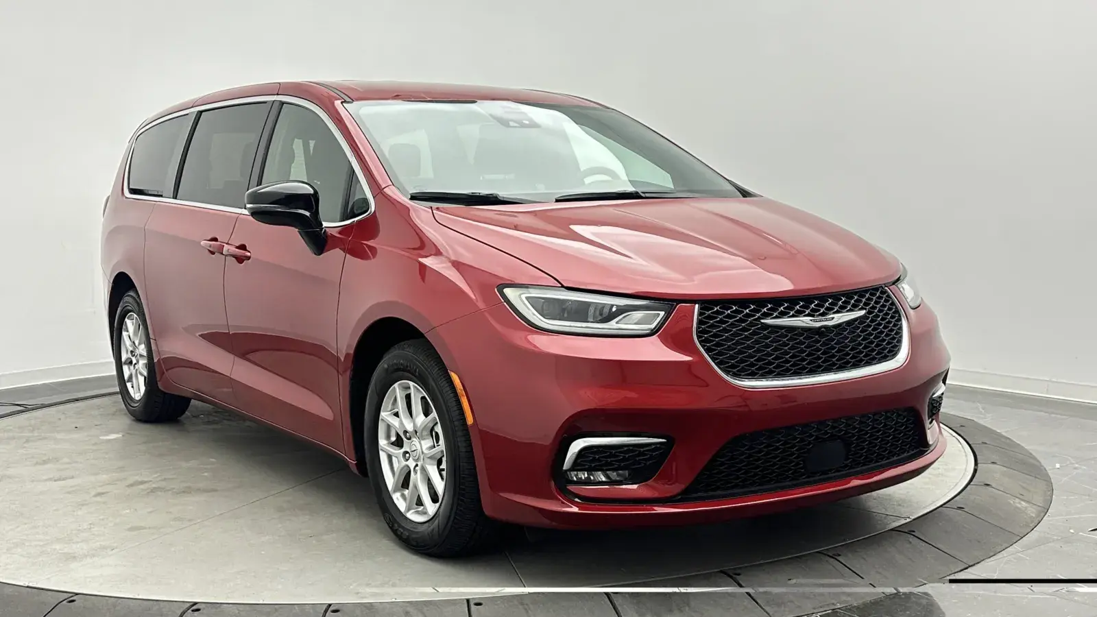 2026 Chrysler Pacifica Select photo 3