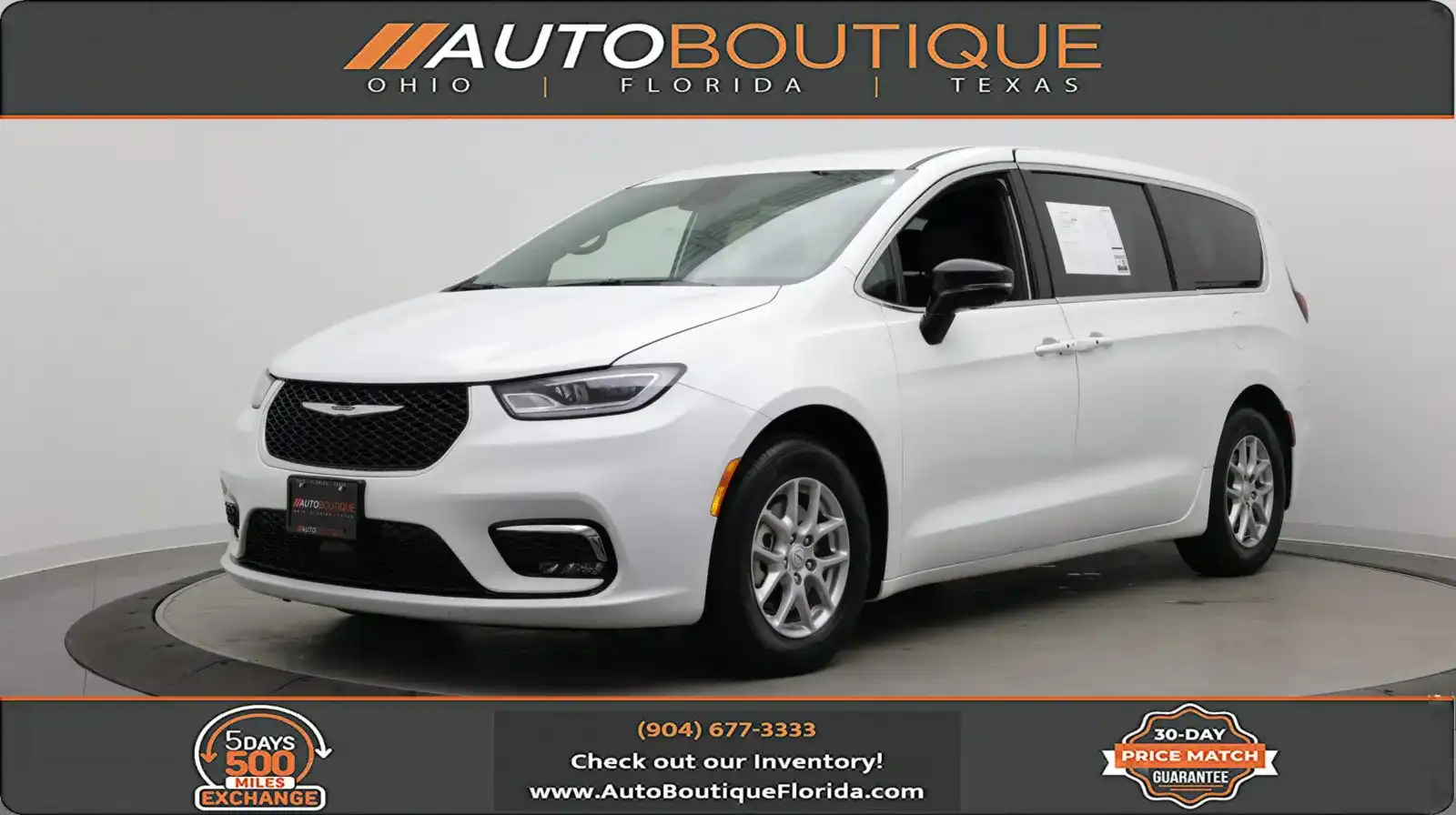 2026 Chrysler Pacifica Select's photo