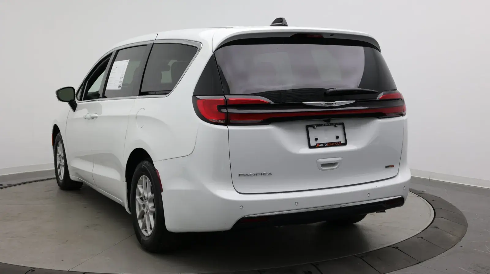 2026 Chrysler Pacifica Select photo 5