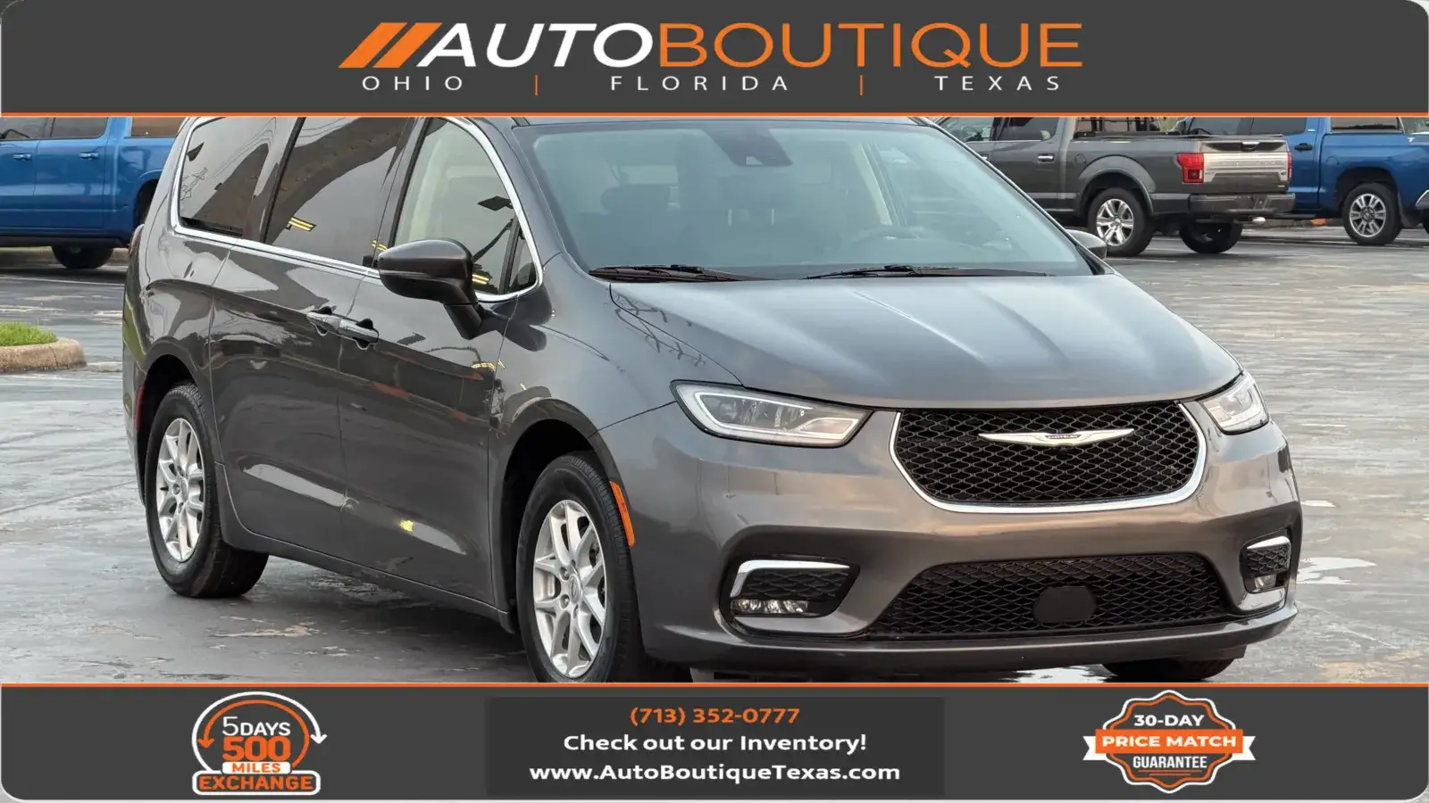 2023 Chrysler Pacifica Touring L photo 1